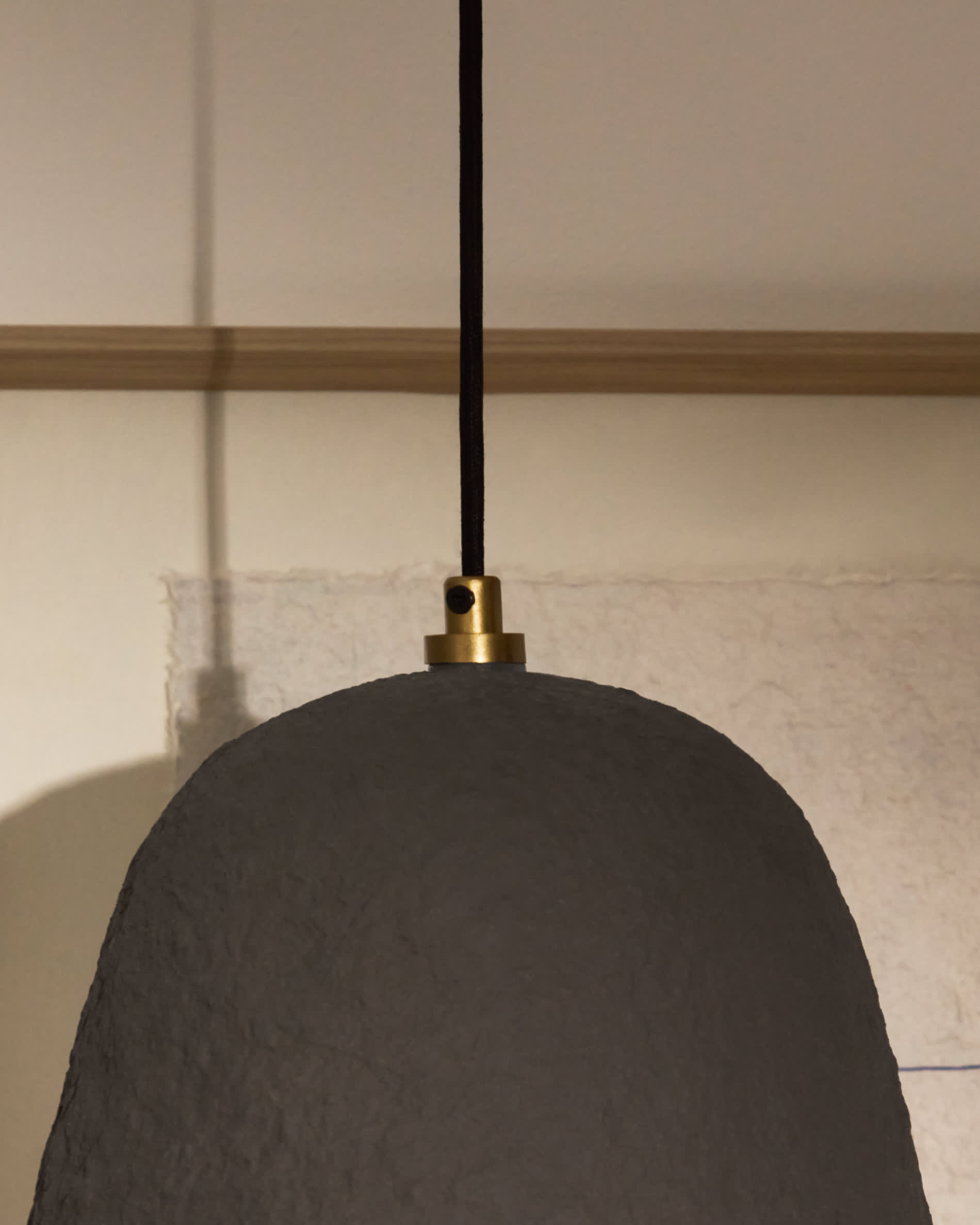 Lisora ceiling lamp in brown papier-mâché Ø25cm