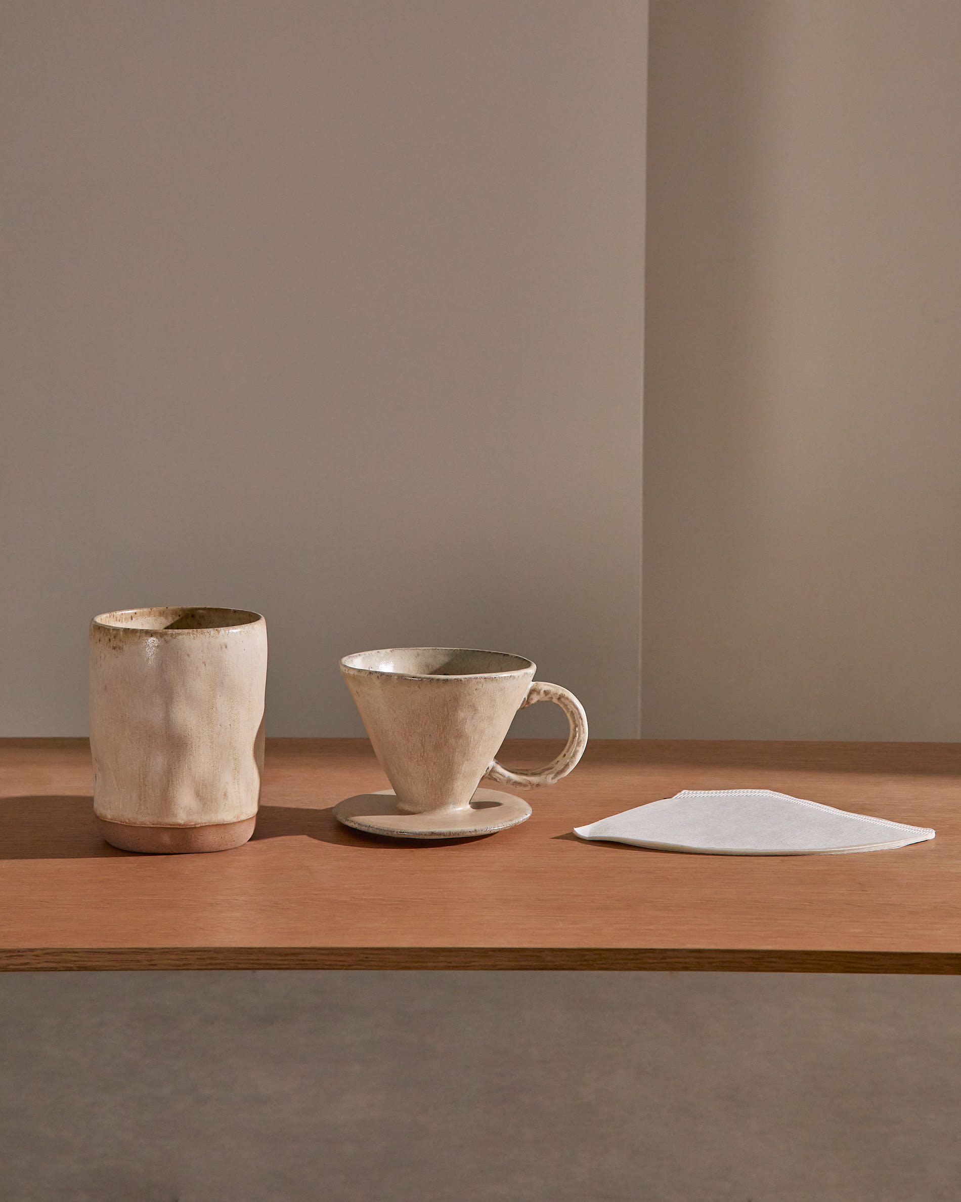 Zunel beige ceramic coffee cup with dripper set