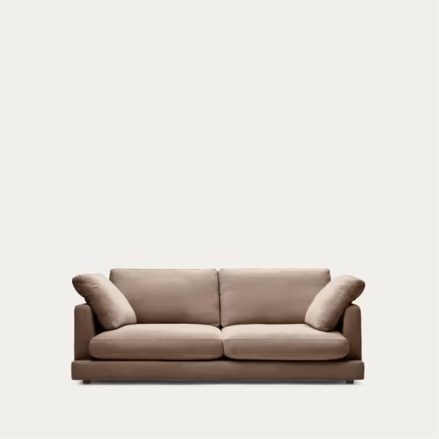 https://d.media.kavehome.com/image/upload/v1739964628/cms/img-landing-page-sofas-au-04.jpg