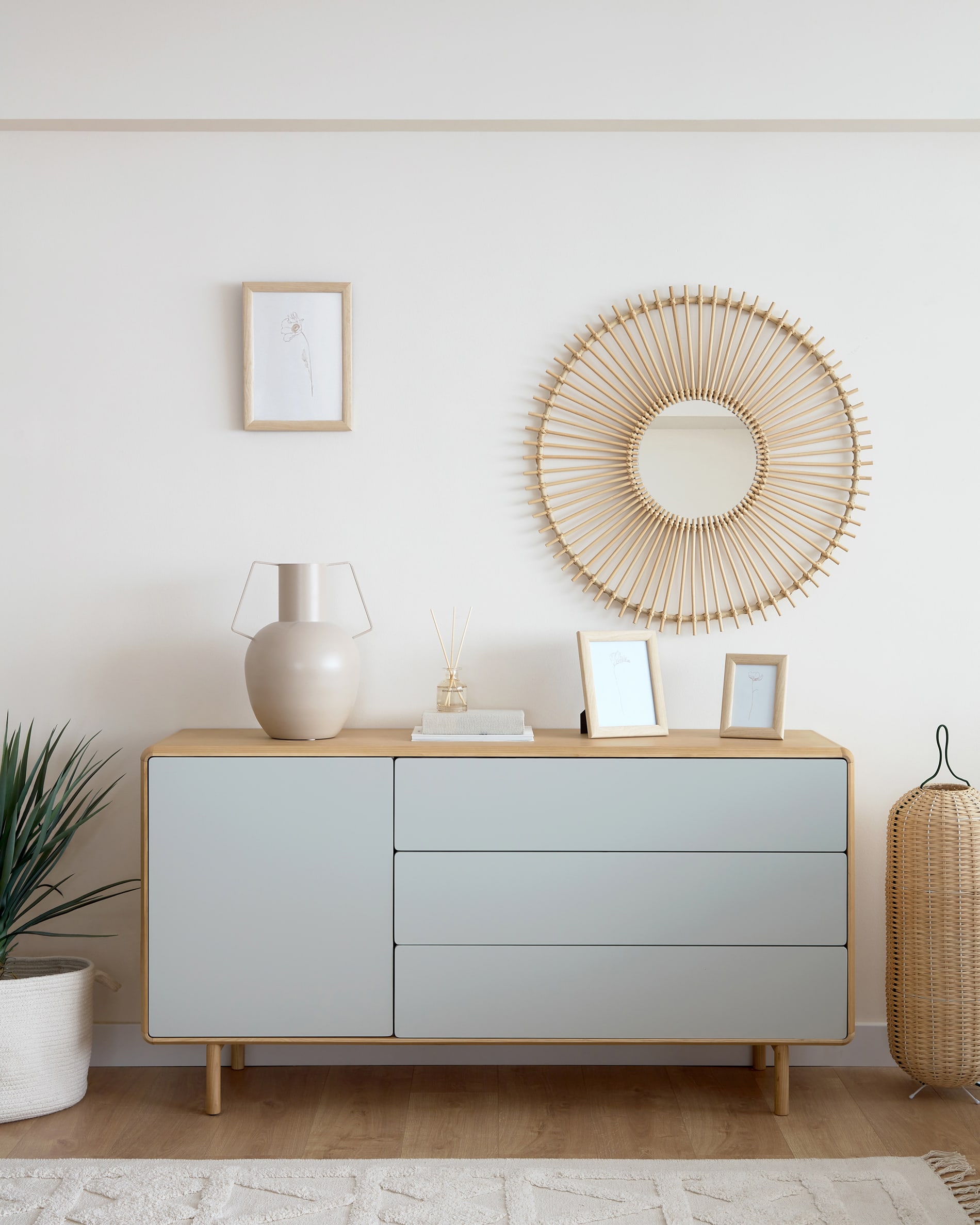 Anielle solid ash & ash veneer sideboard with 1 door and 3 drawers, 150 x 78 cm