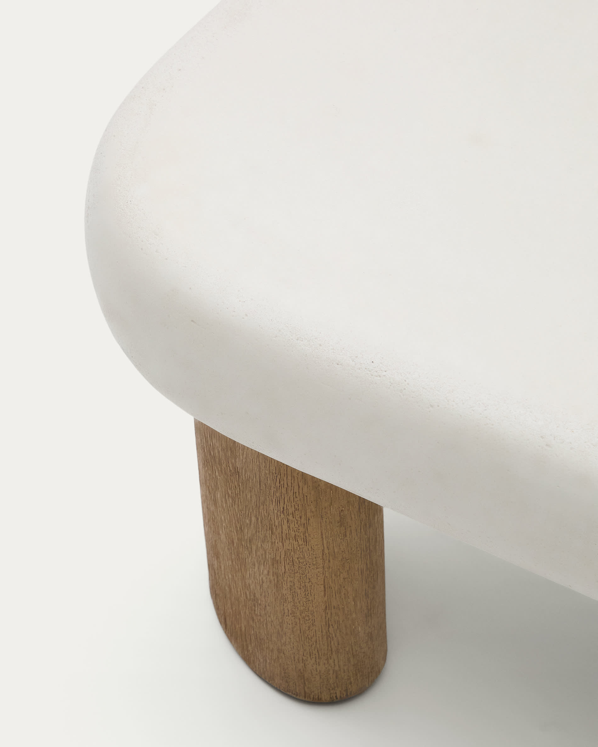 Labra coffee table in cement and acacia wood 80 x 80 cm FSC 100%