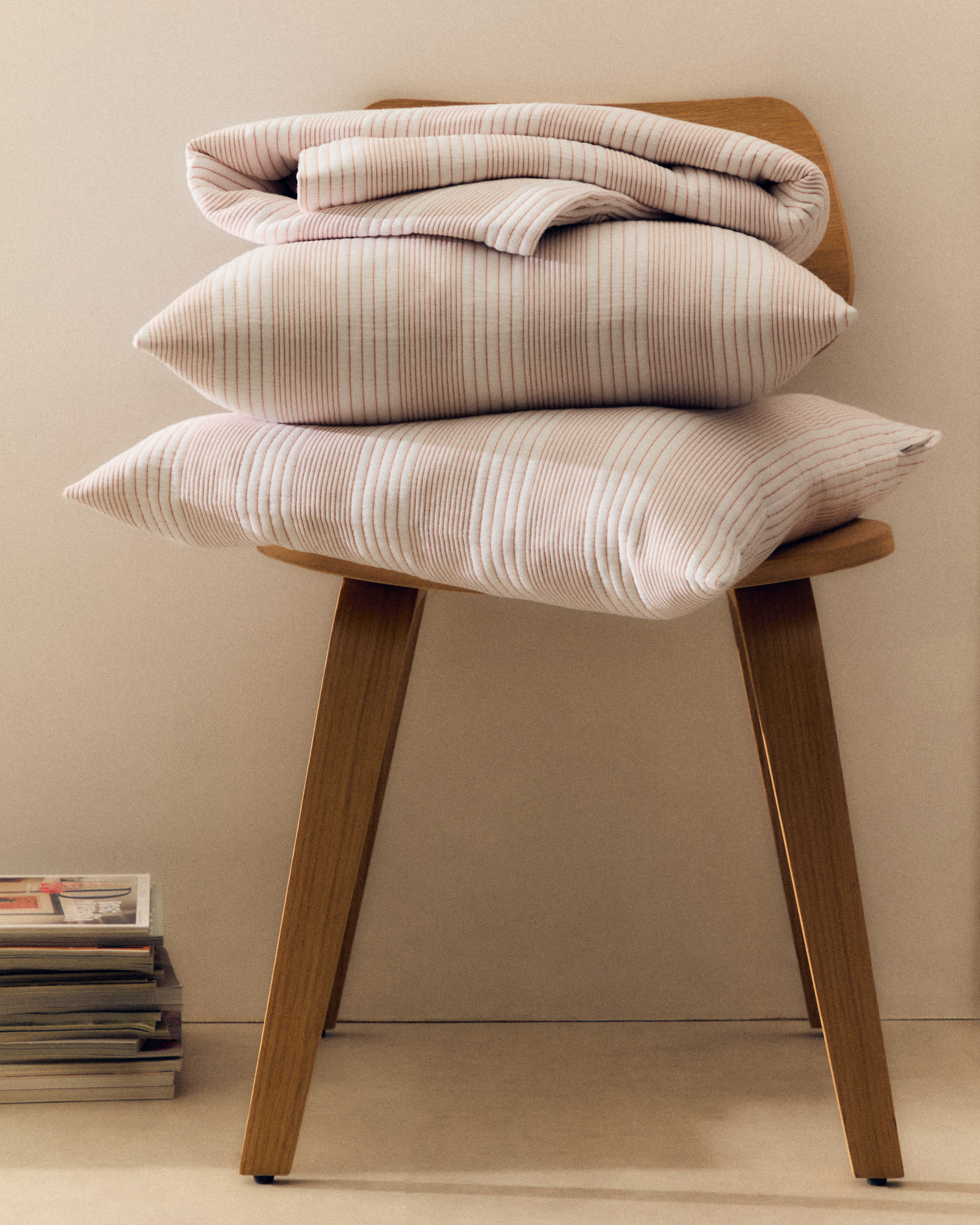 Macie red and beige striped 100% cotton bedspread for 150/160cm bed