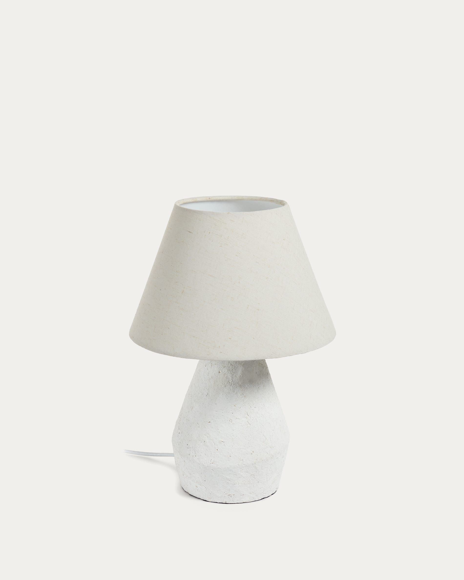 Noara magnesium table lamp with a white finish Australia adaptor | Kave Home Australia