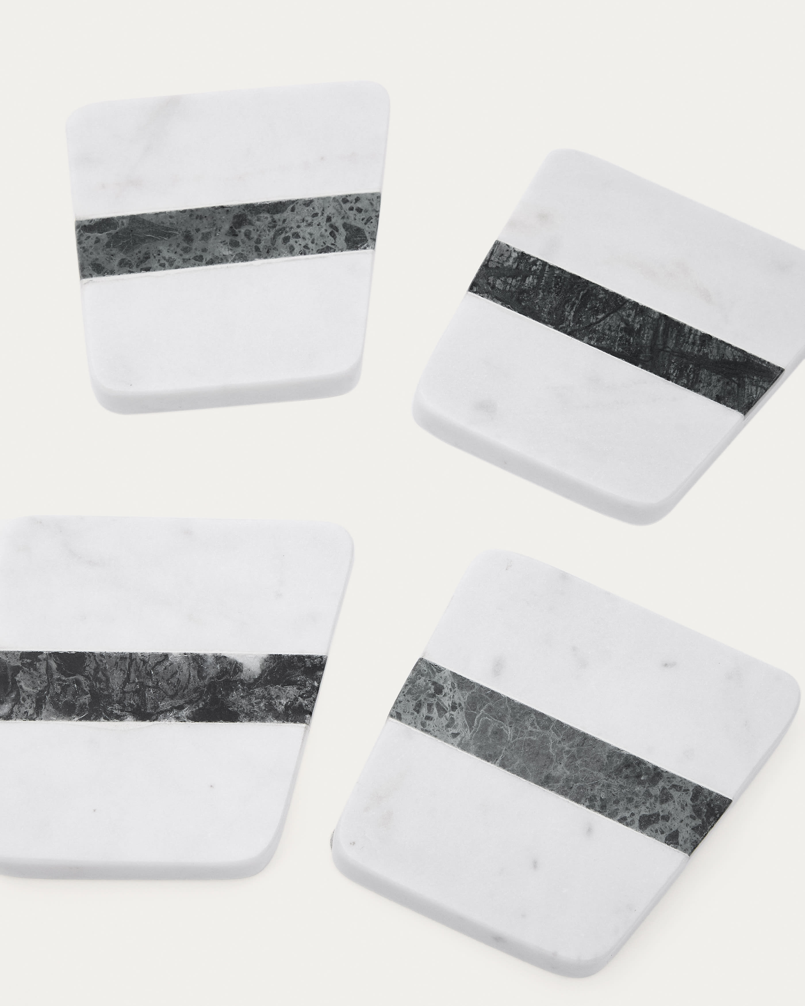 Nira set of 4 white and grey marble coasters