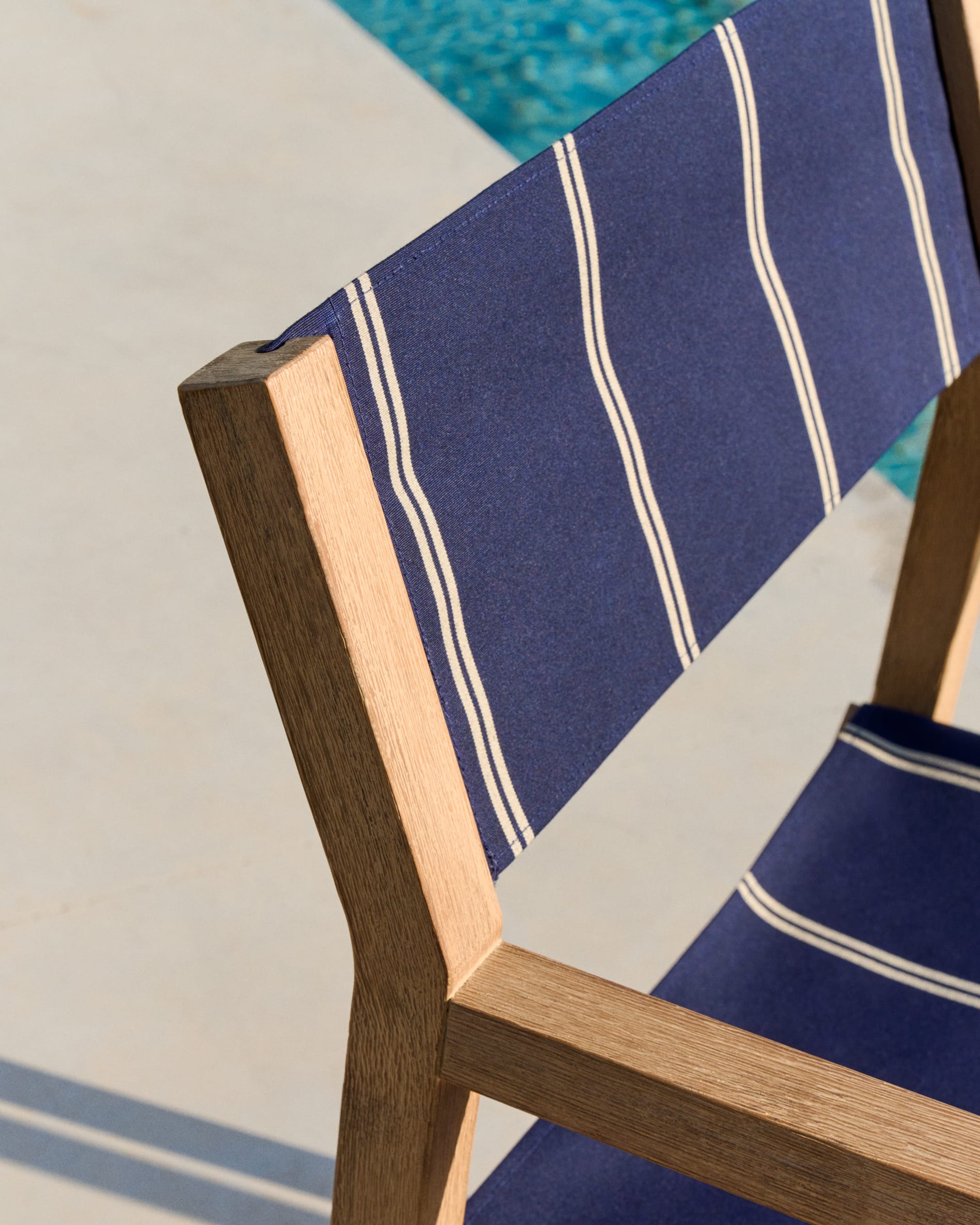Vilara blue and beige striped outdoor folding chair made of FSC 100% solid acacia wood