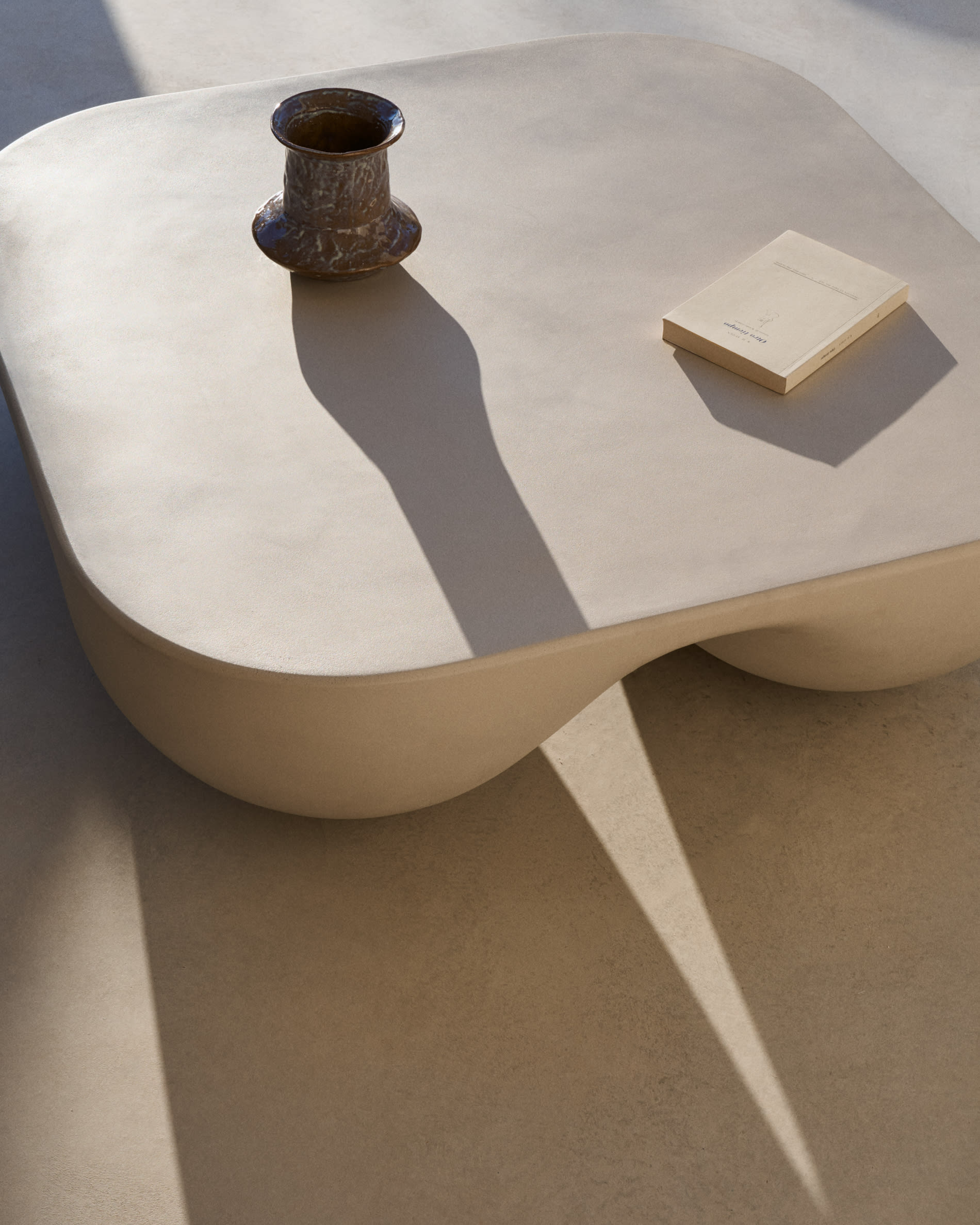 Colba polystone coffee table 100 x 100cm