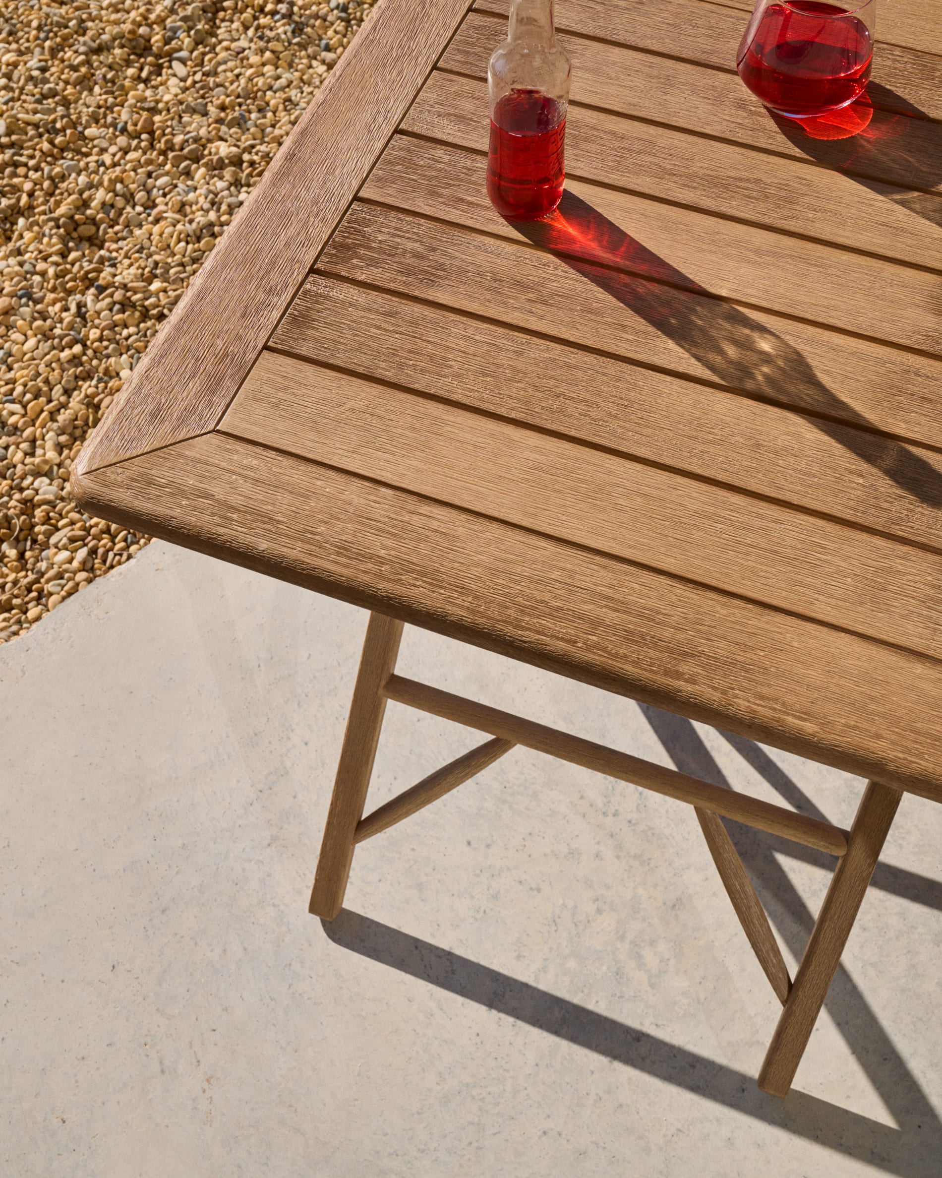Dandara folding table in FSC 100% solid acacia wood 66 x 66cm