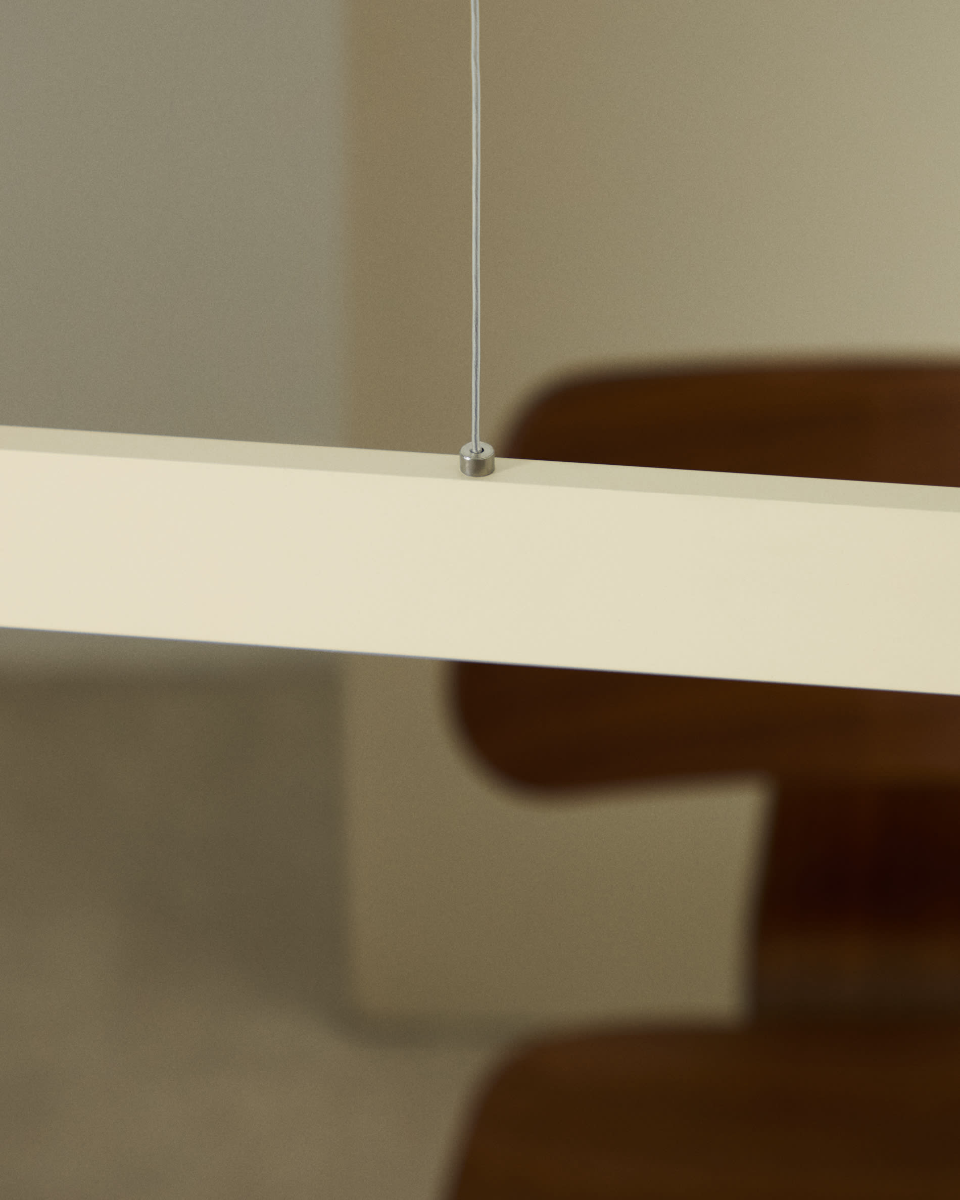 Boadella aluminium ceiling lamp with beige painted finish