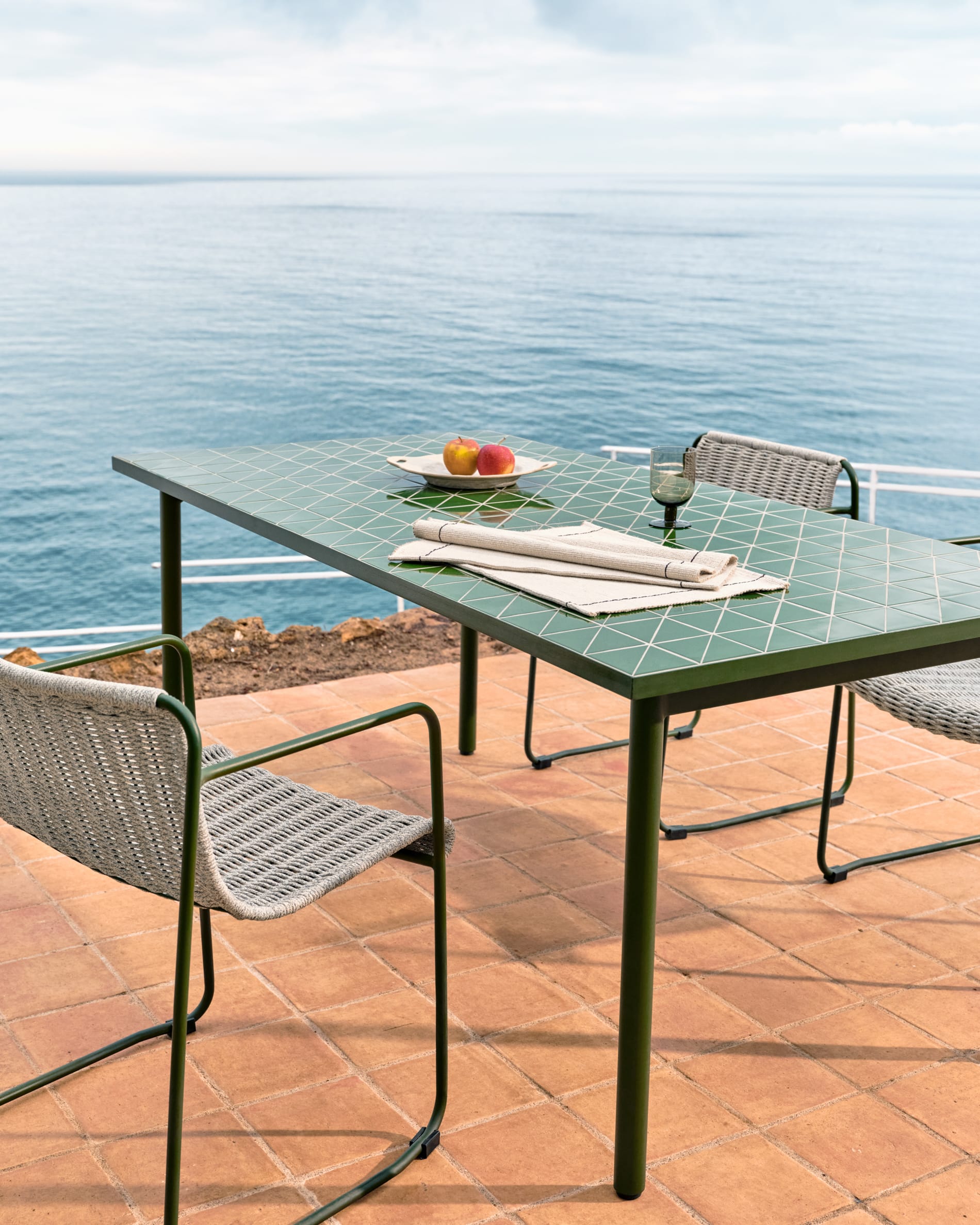 Maurina outdoor table in green galvanised steel with green tiles