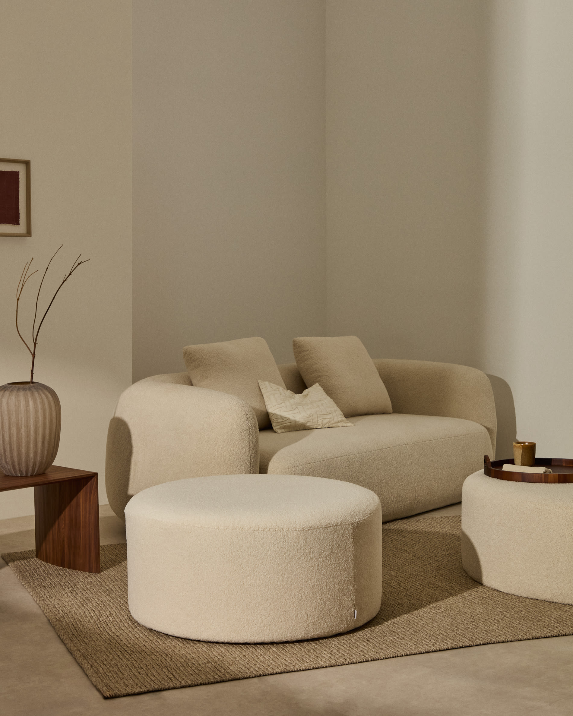 Kaeli footrest with removable cover in ecru bouclé Ø 90 cm