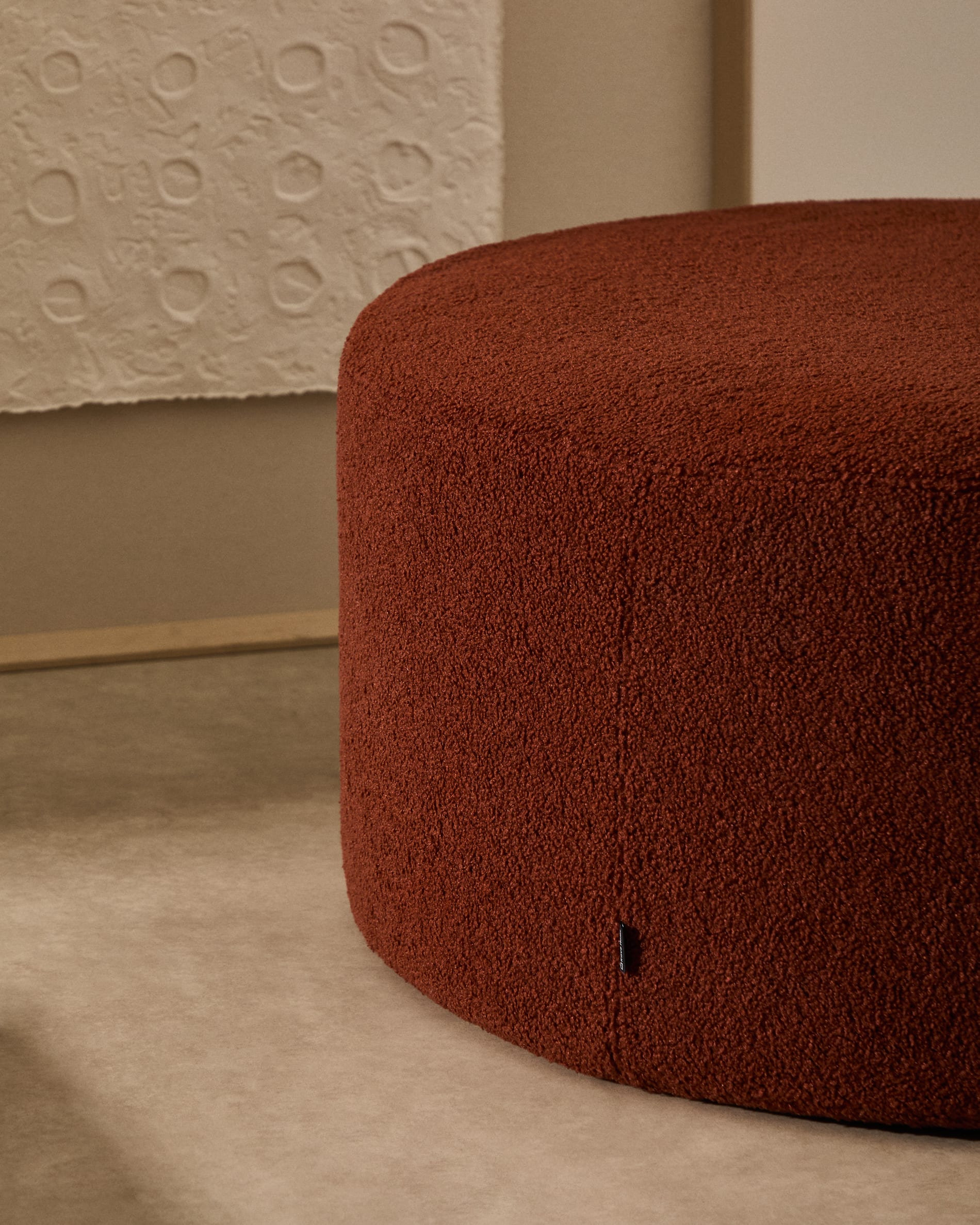 Kaeli footrest with removable cover in terracotta bouclé Ø 90 cm
