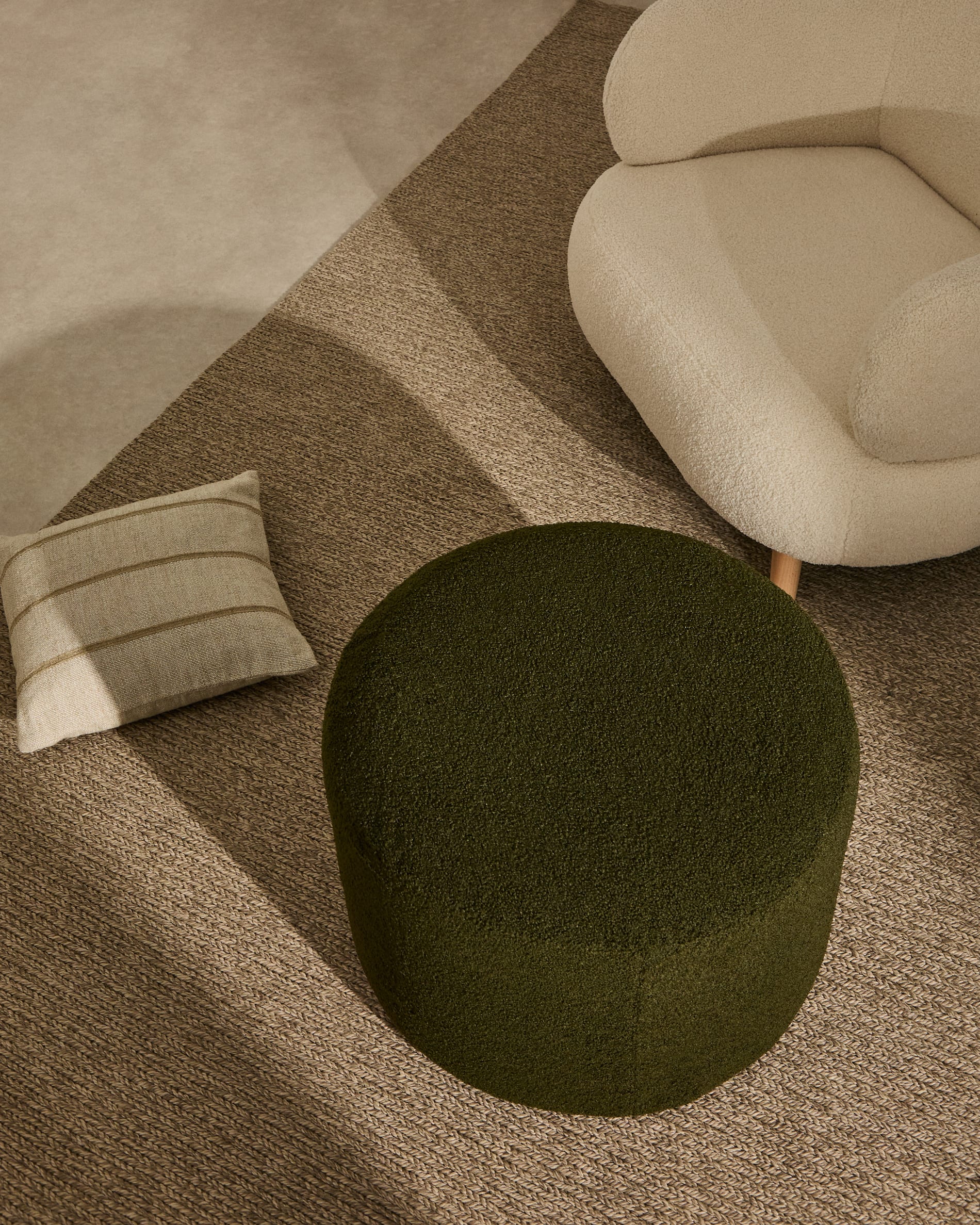 Kaeli footrest cover in green bouclé Ø 43 cm