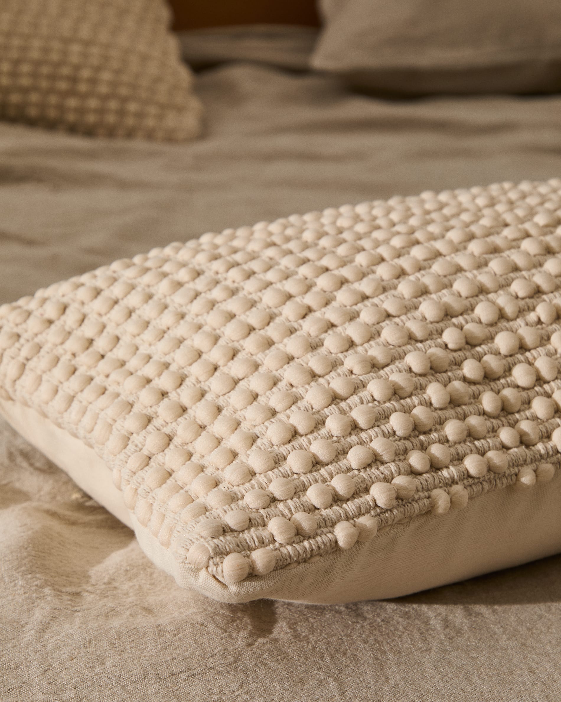 Mascarell white cotton and polyester cushion cover 40 x 60 cm