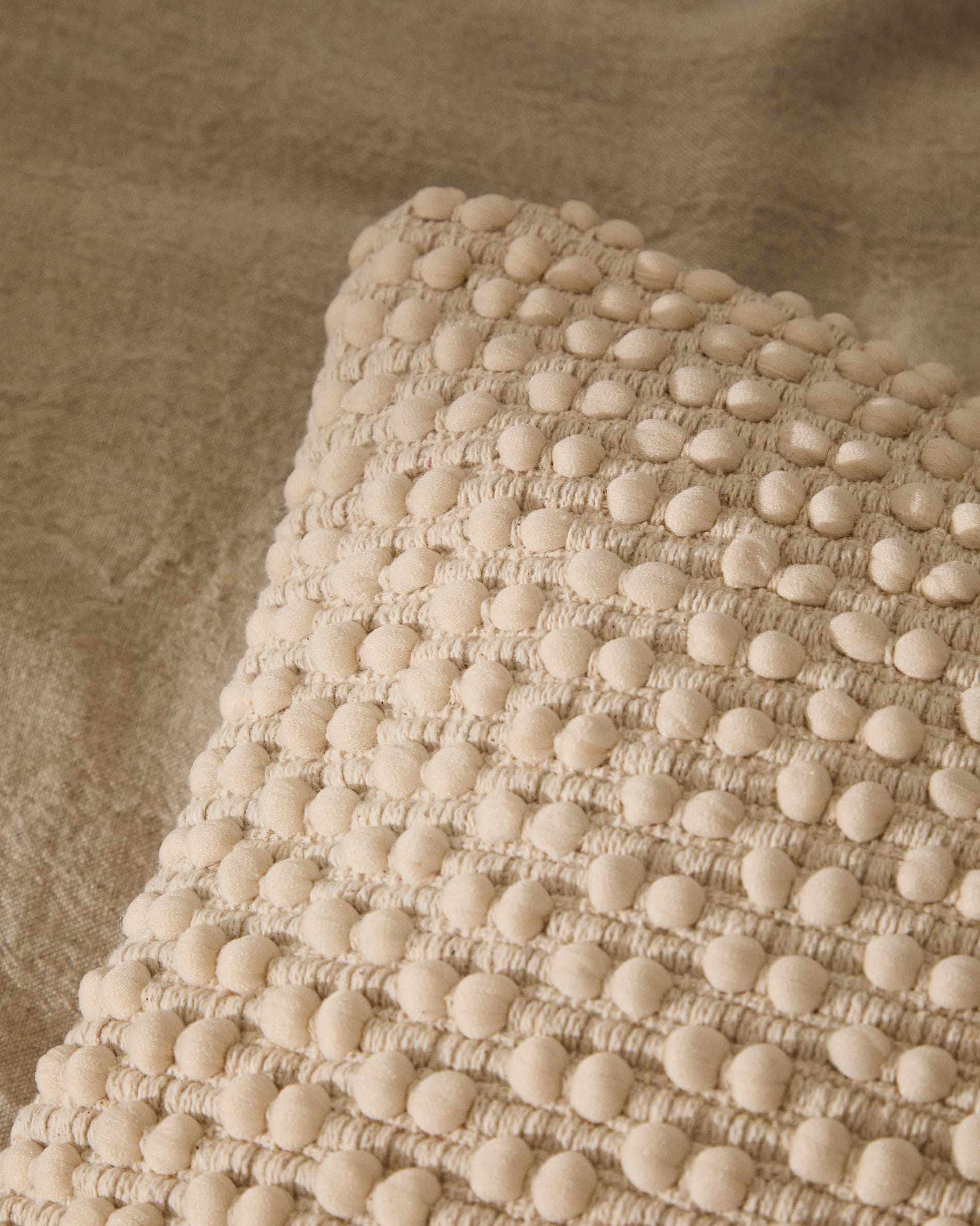 Mascarell white cotton and polyester cushion cover 40 x 60 cm