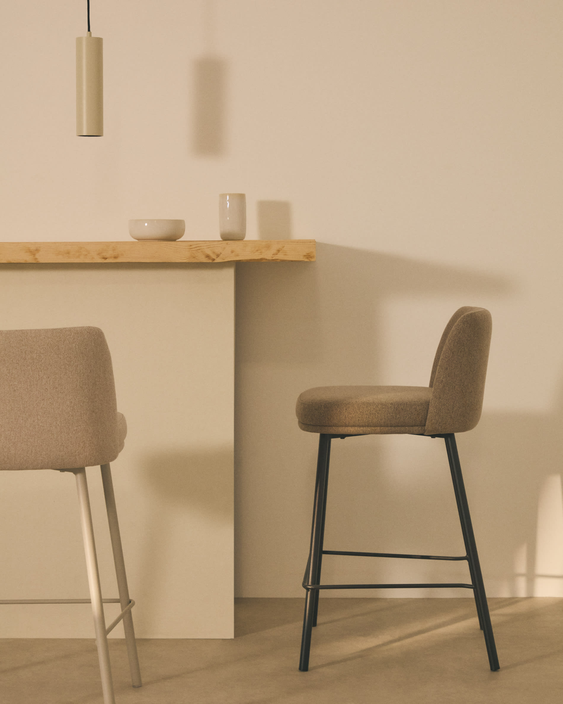 Minami stool in brown chenille with black steel legs height