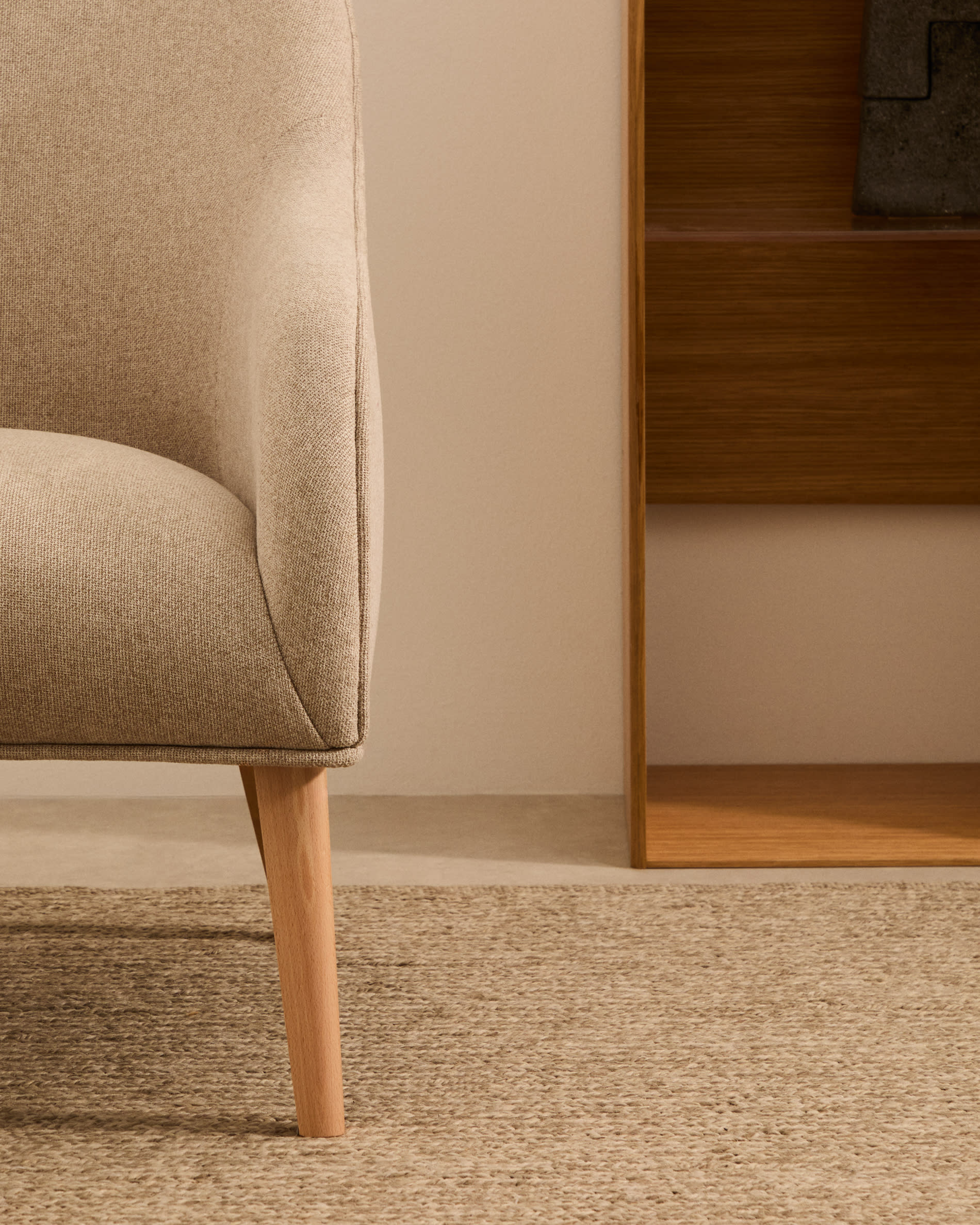 Bobly armchair in beige and with solid beech wood in a natural finish