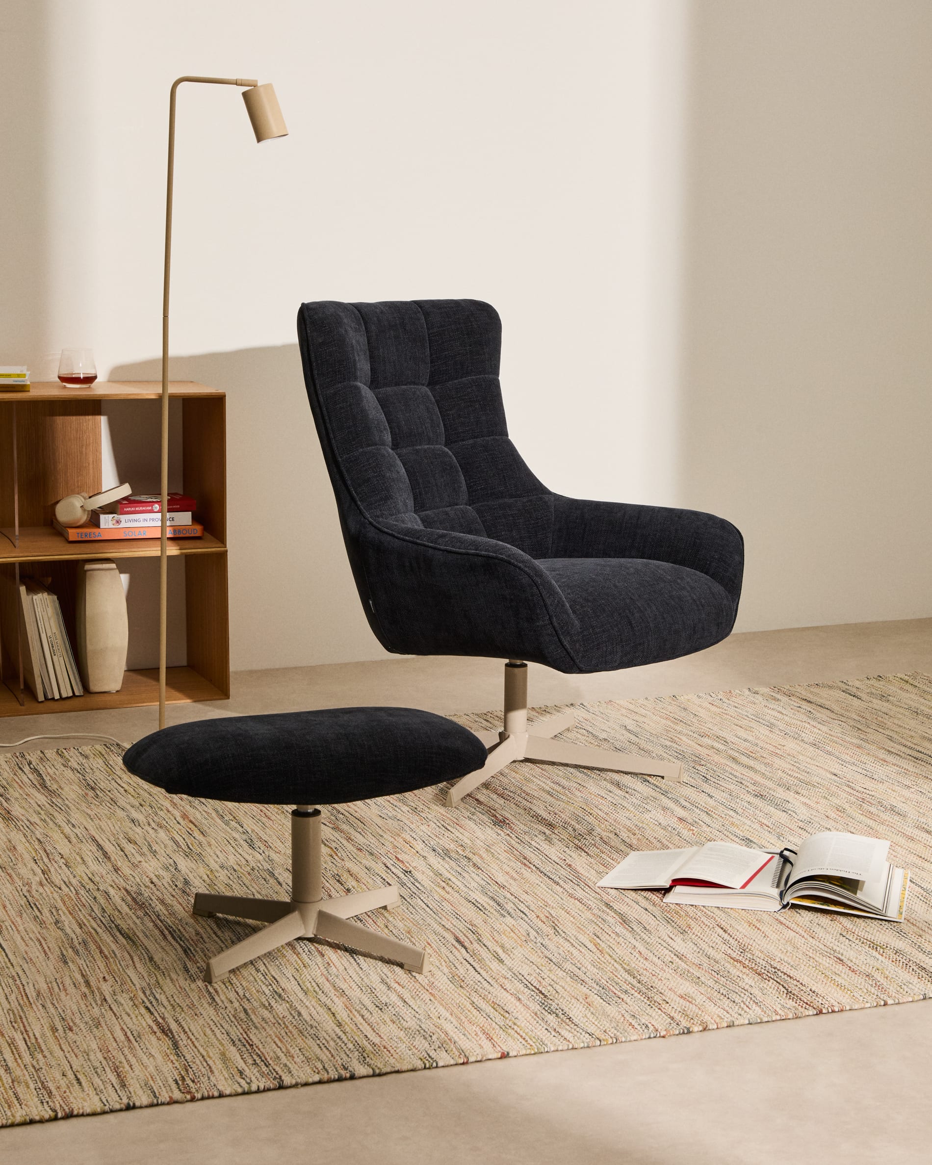 Teryl swivel footrest in blue chenille and metal with a grey finish FSC™ 100%.