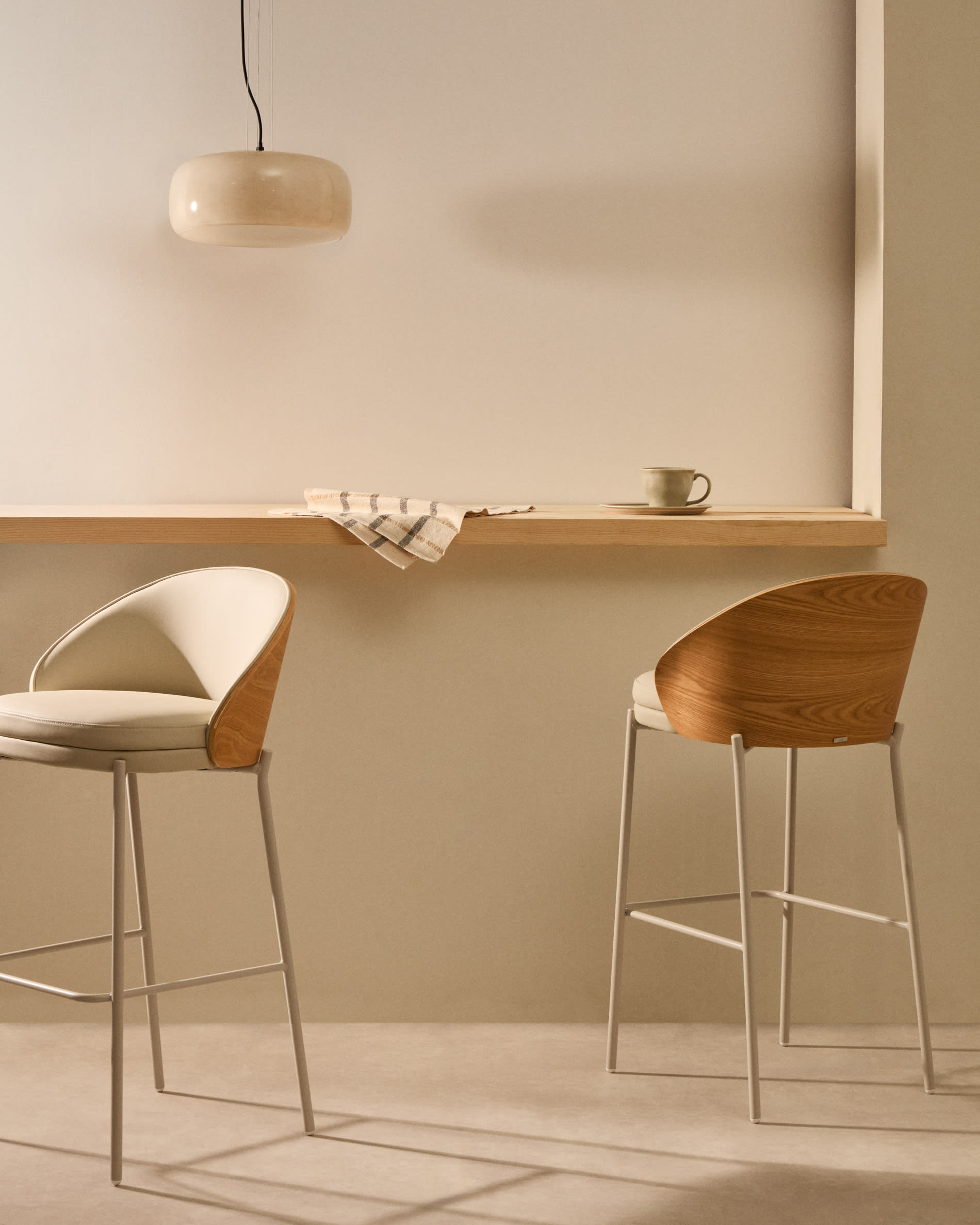 Eamy stool in beige polyurethane, ash veneer natural finish and beige metal 65 cm