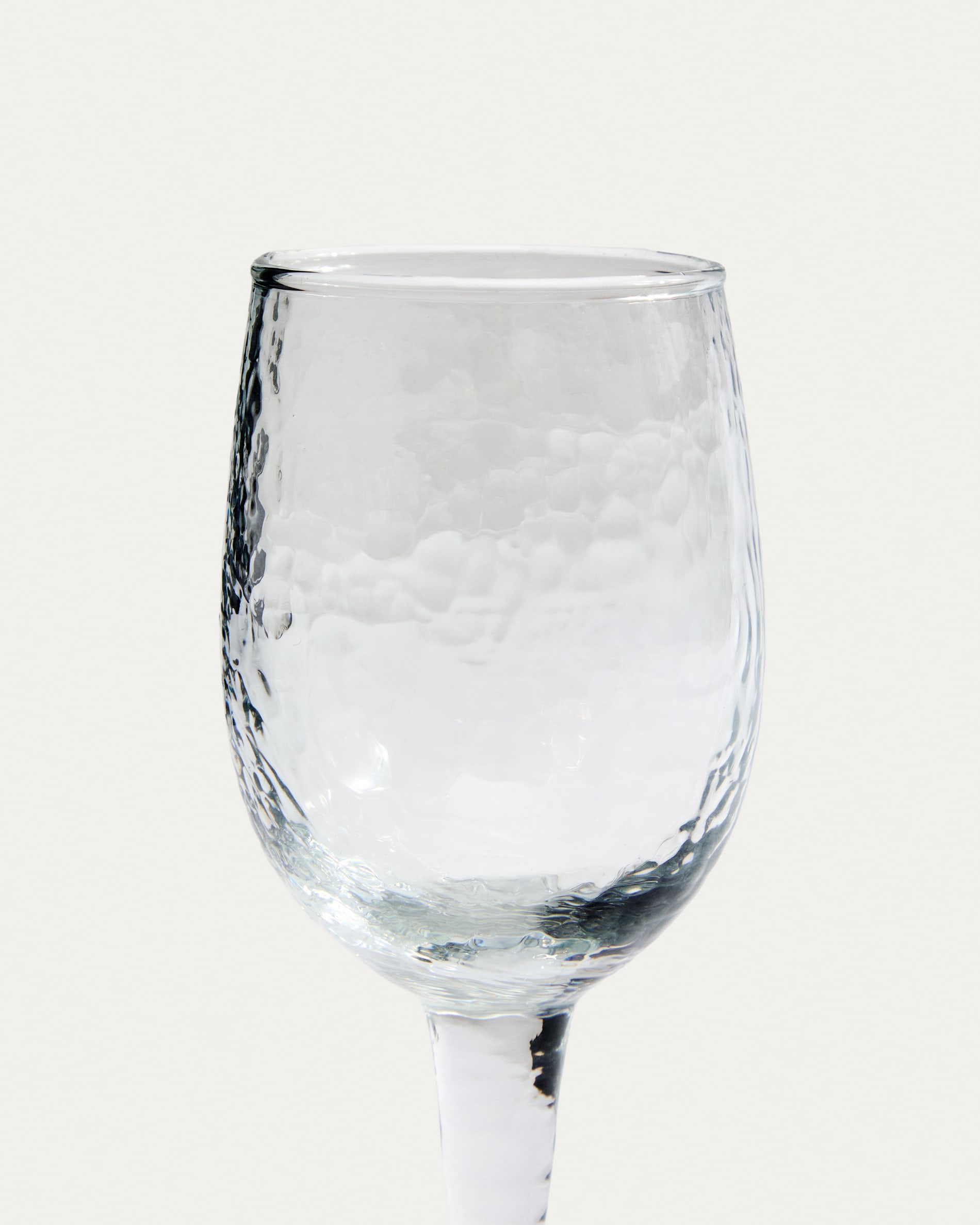 Sileia wine glass made of transparent recycled glass