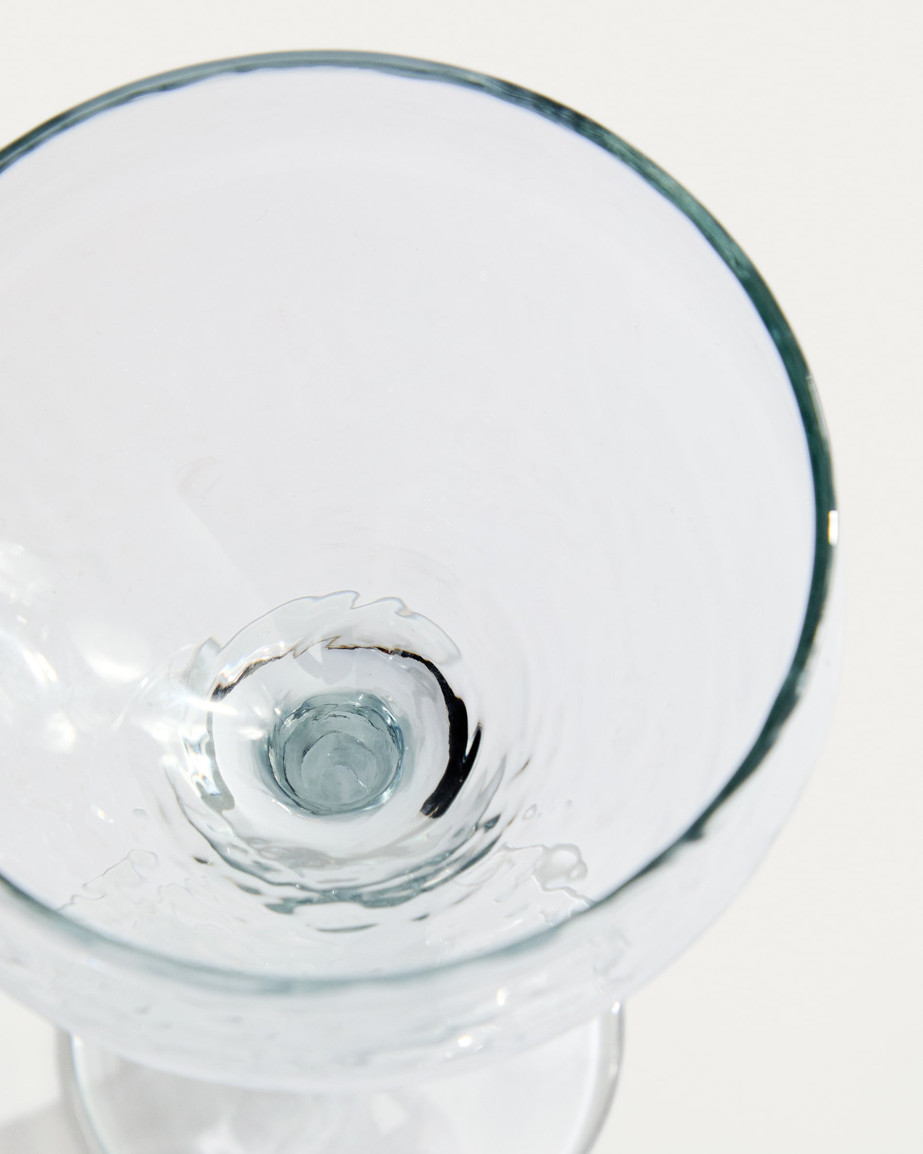 Sileia wine glass made of transparent recycled glass