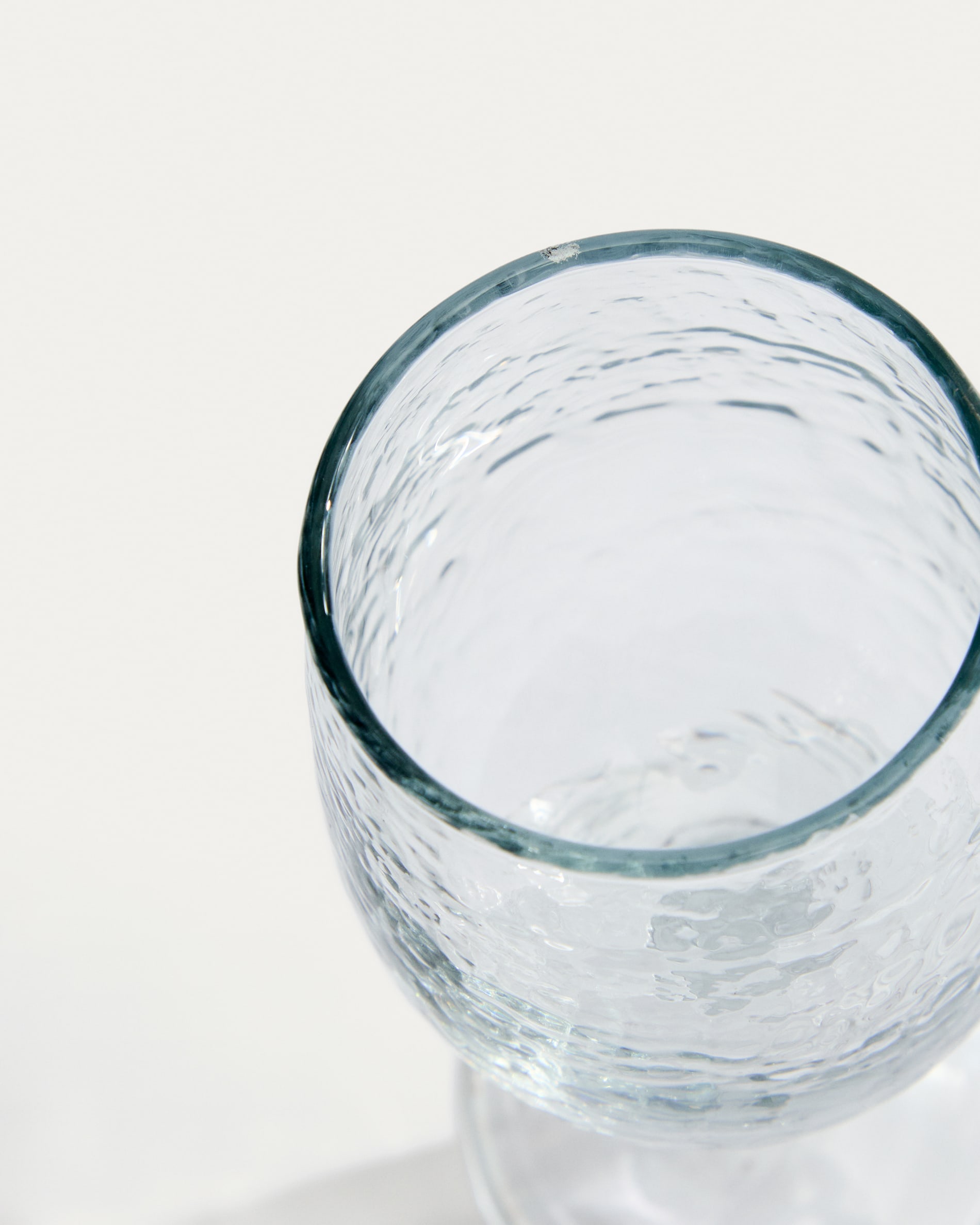 Sileia wine glass made of transparent recycled glass