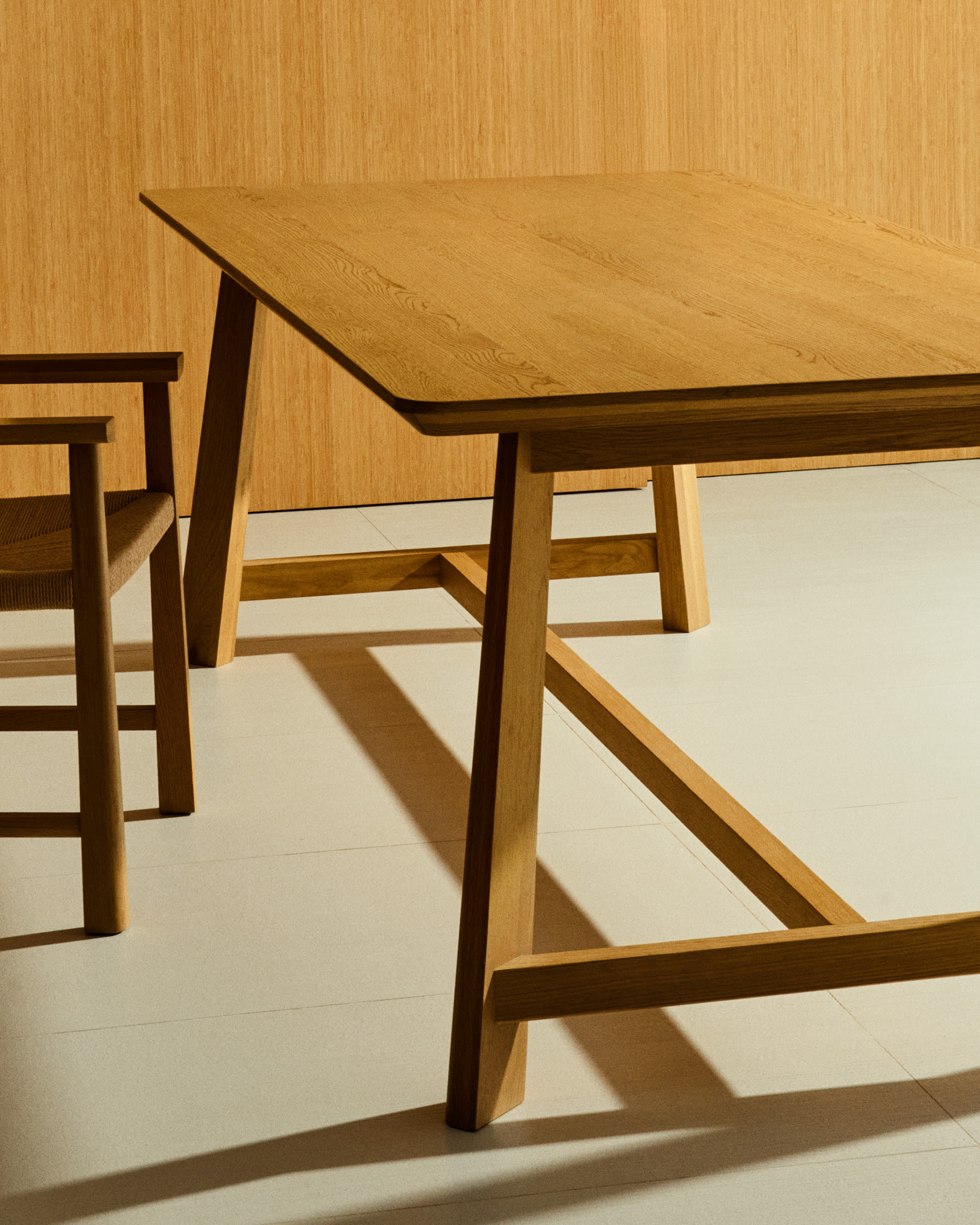 Idun table made of veneer and solid oak wood with natural tone finish FSC Mix Credit 220x100cm