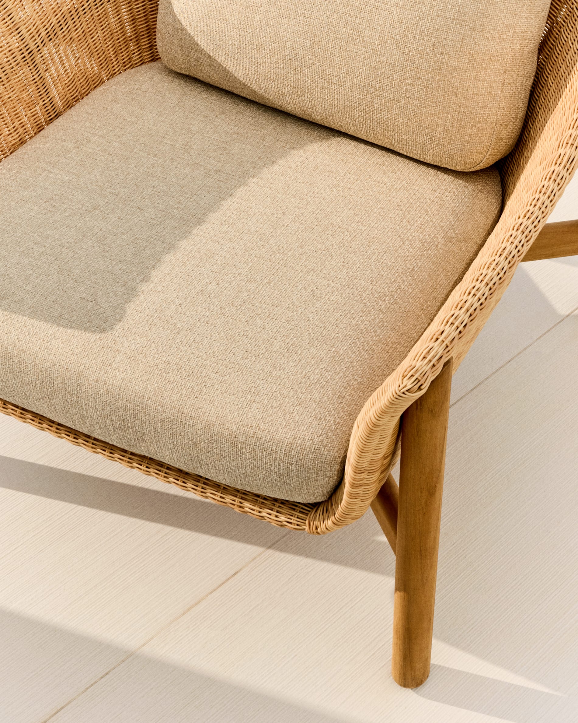 Galea armchair in FSC 100% solid teak wood and synthetic rattan
