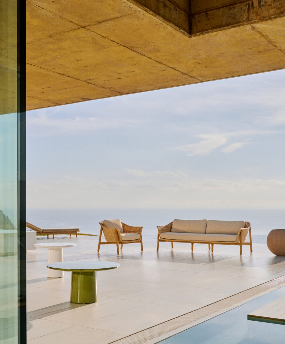 https://d.media.kavehome.com/image/upload/v1747033566/cms/img-landing-premium-ss25-05.jpg