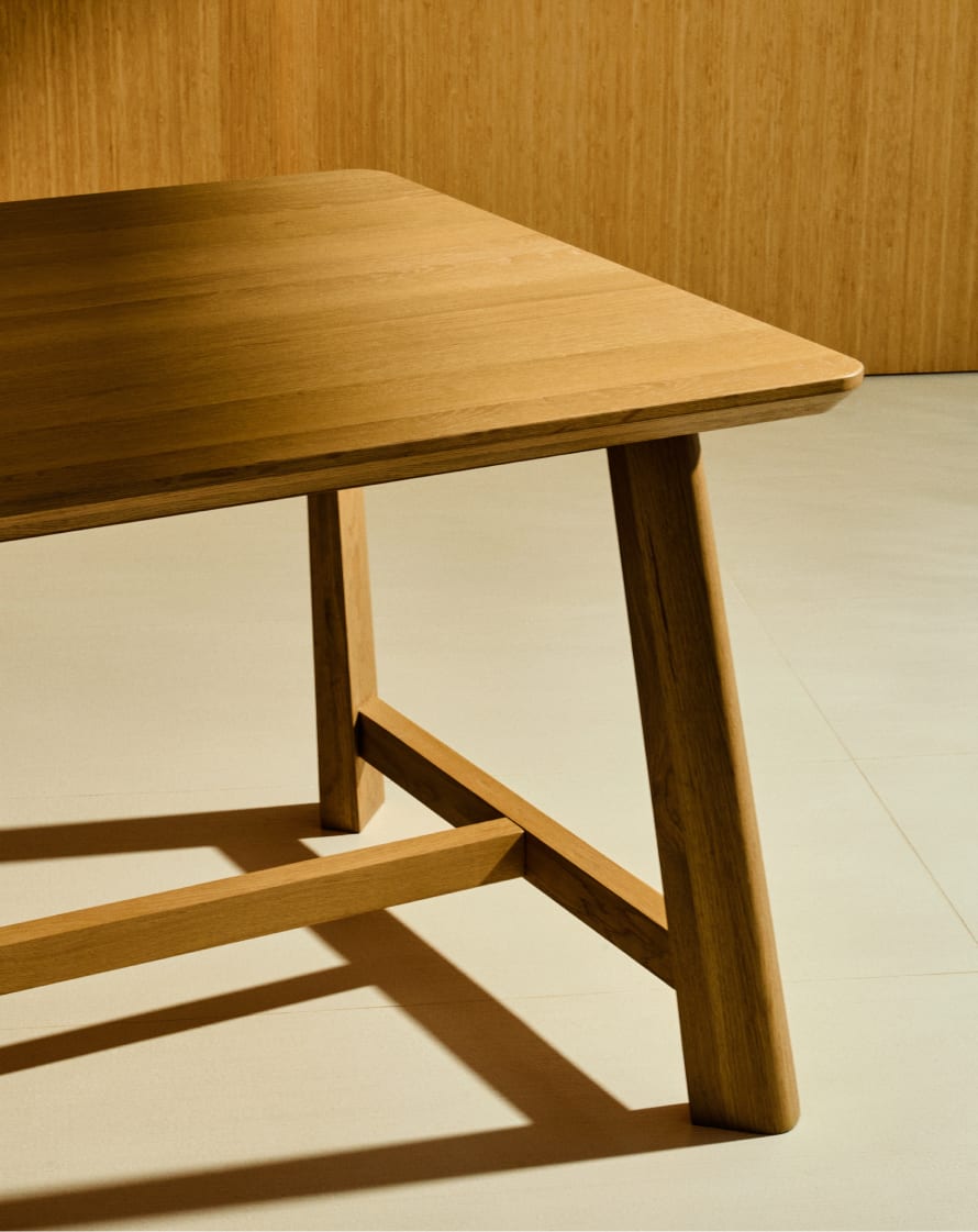 https://d.media.kavehome.com/image/upload/v1747039107/cms/img-landing-premium-ss25-14.jpg