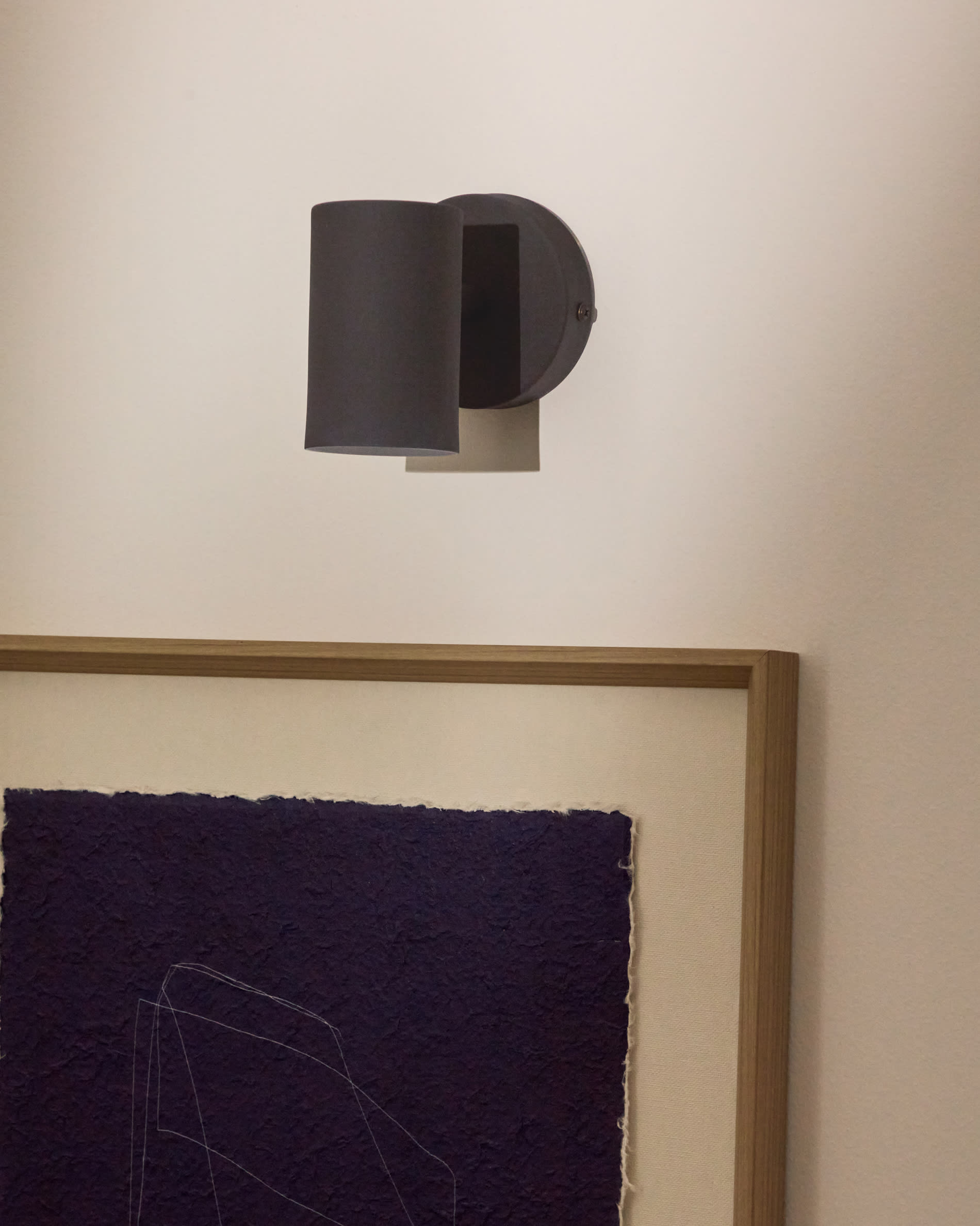 Applique murale Manie en métal avec finition effet fonte noire — Kave Home