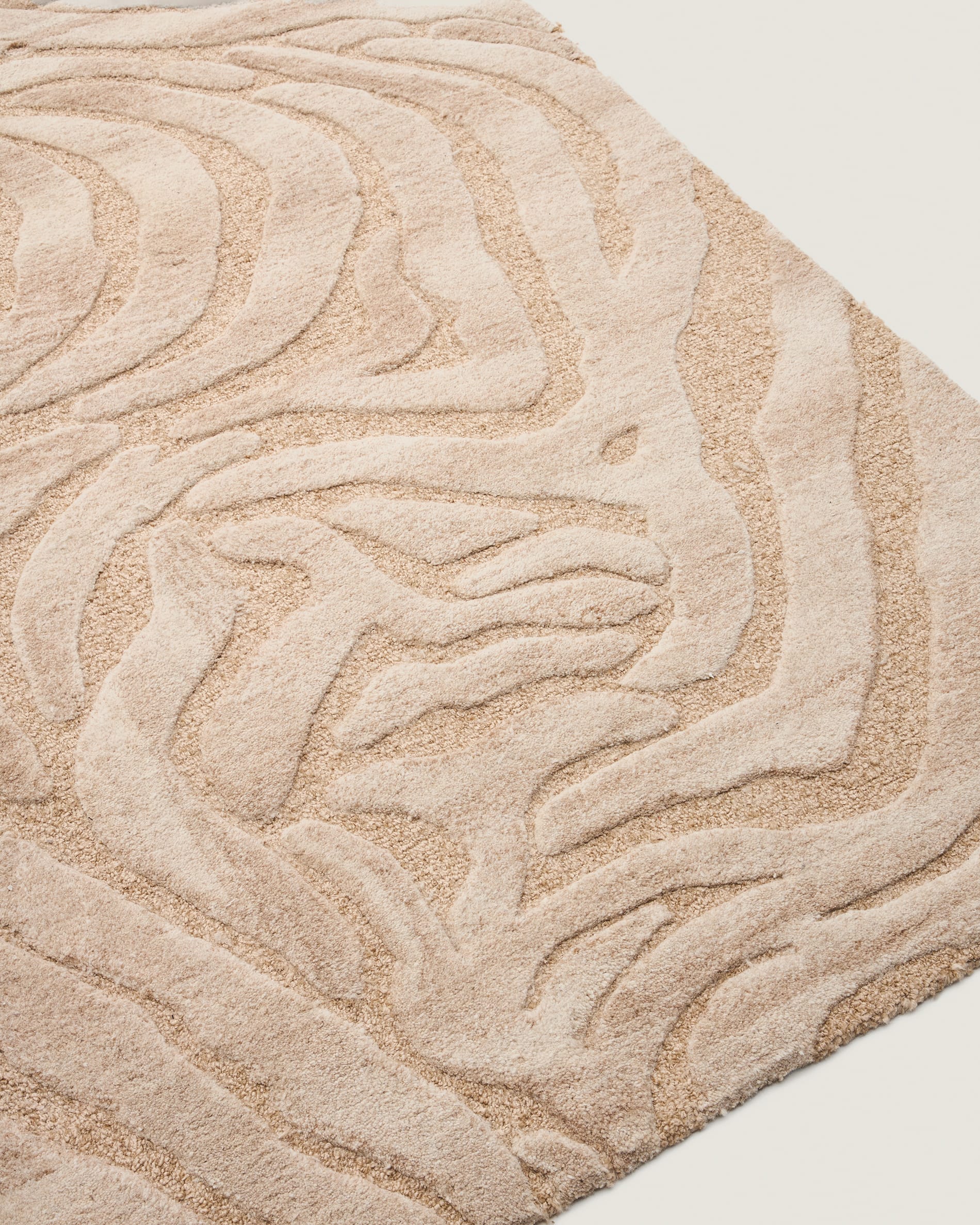 Tribet zebra jacquard wool blend rug 200 x 300 cm