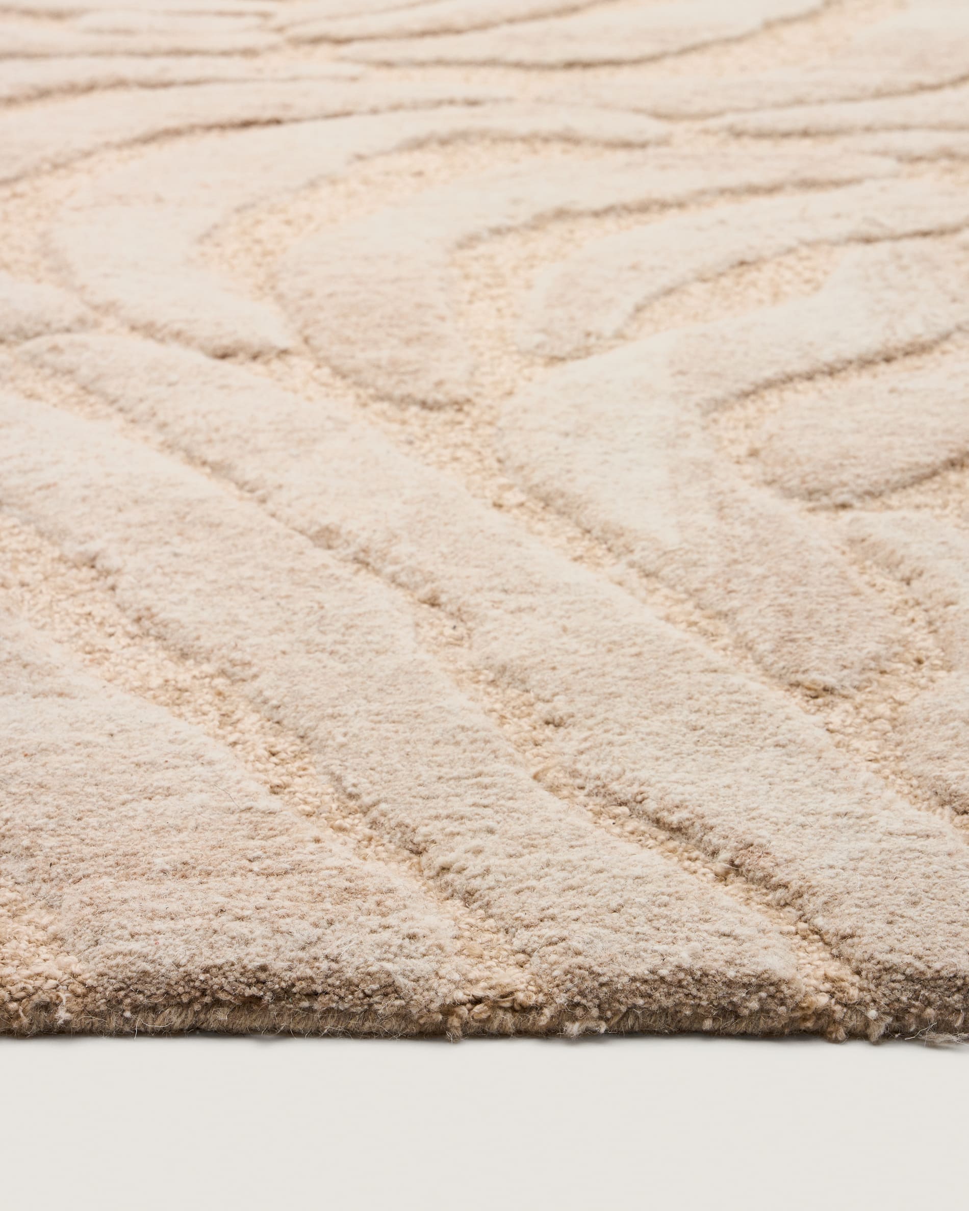 Tribet zebra jacquard wool blend rug 200 x 300 cm