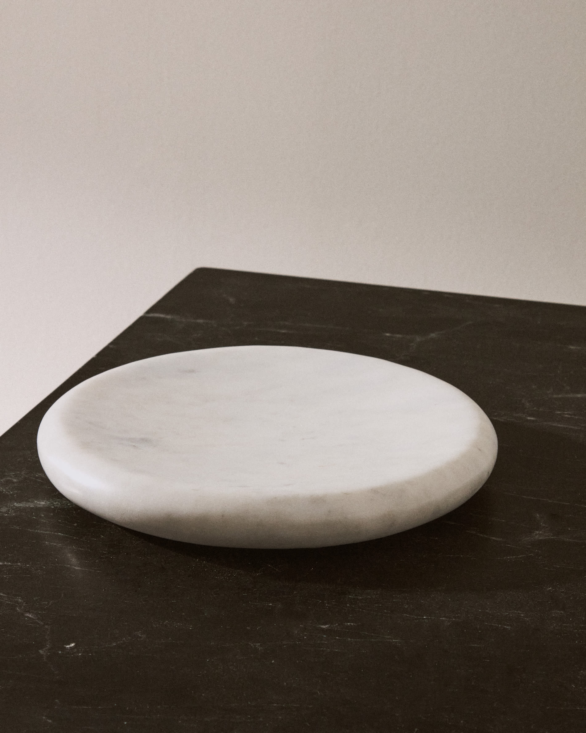 Obena tray in white marble Ø 20 cm