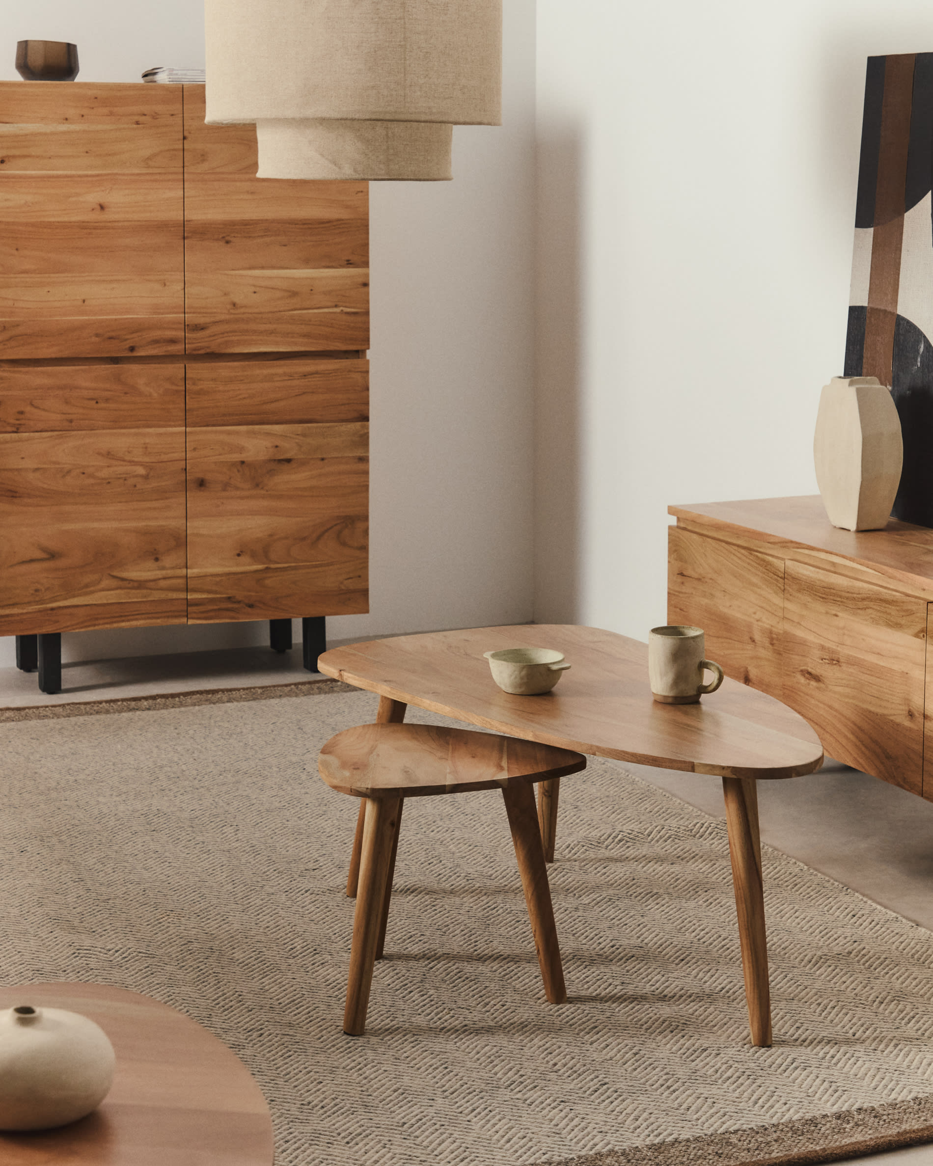 Table basse Duvani en bois d’acacia avec finition blanchie Ø — Kave Home