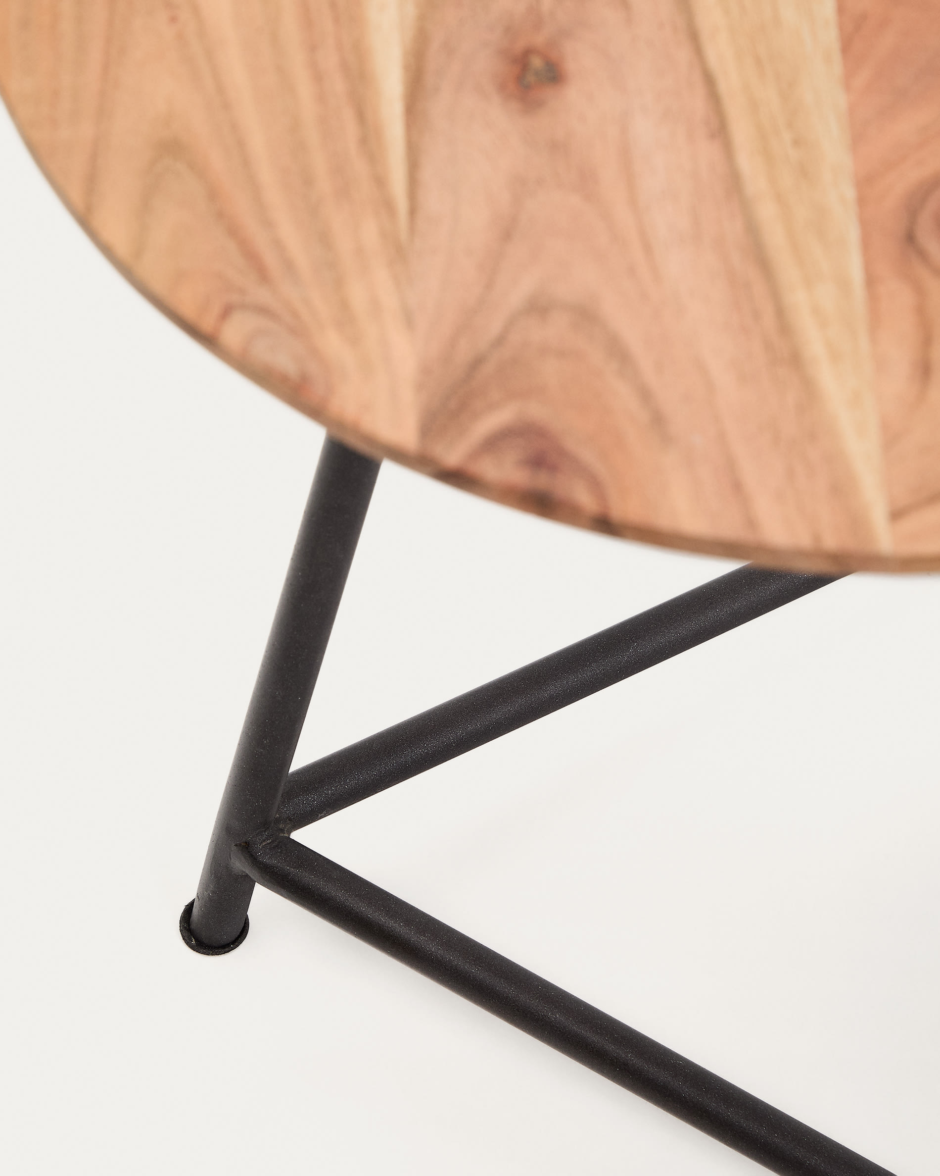 Vintara set of 2 nesting side tables in solid acacia wood with bleached finish and black steel legs Ø40cm