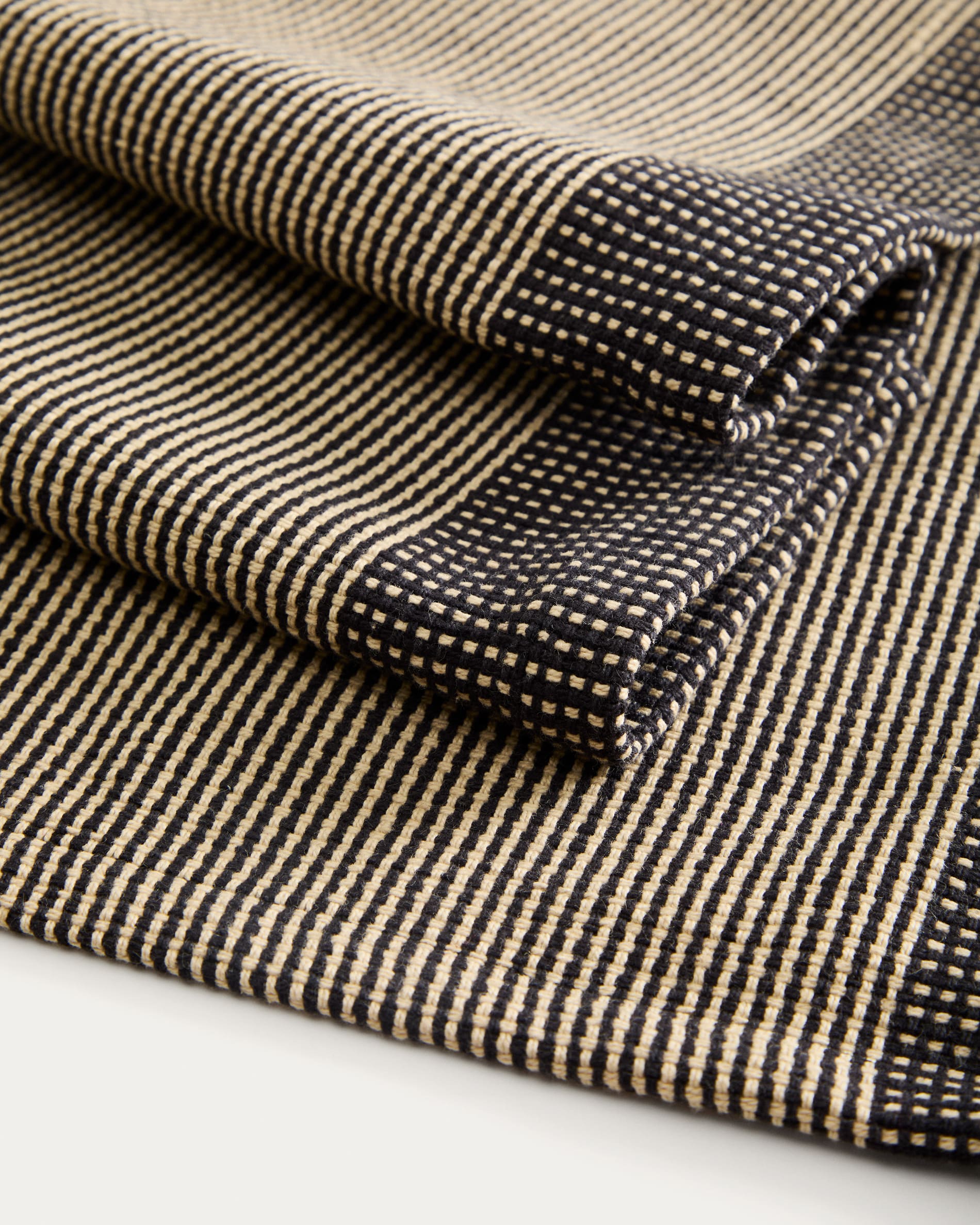 Briven set of 2 black 100% cotton tablecloths 35 x 50cm