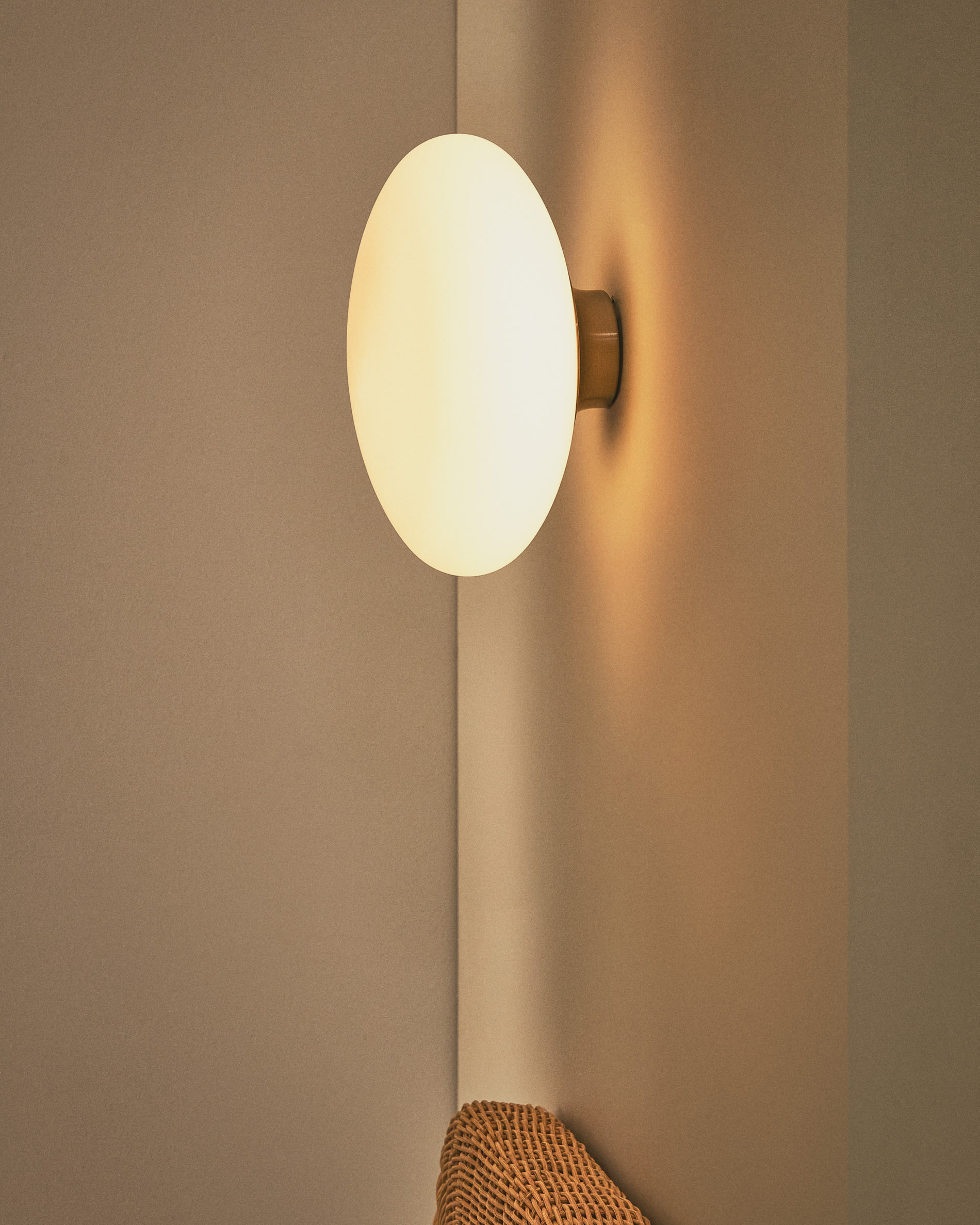 Bamila smoked glass and nickel wall lamp Ø25cm