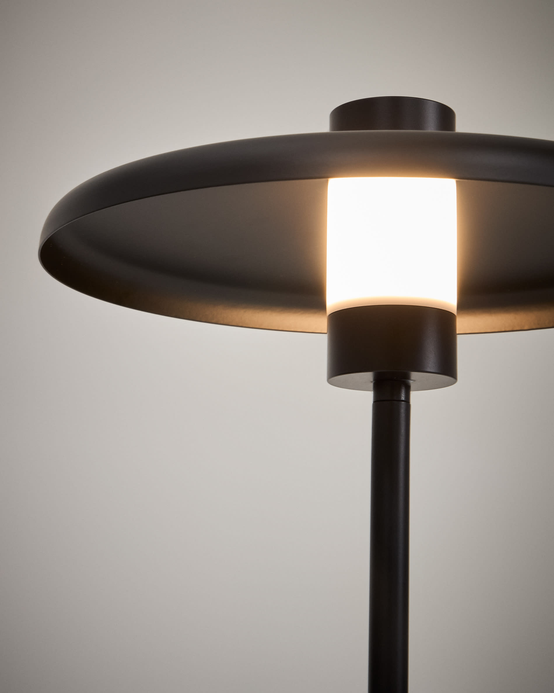 Nuvira floor lamp in black satin metal