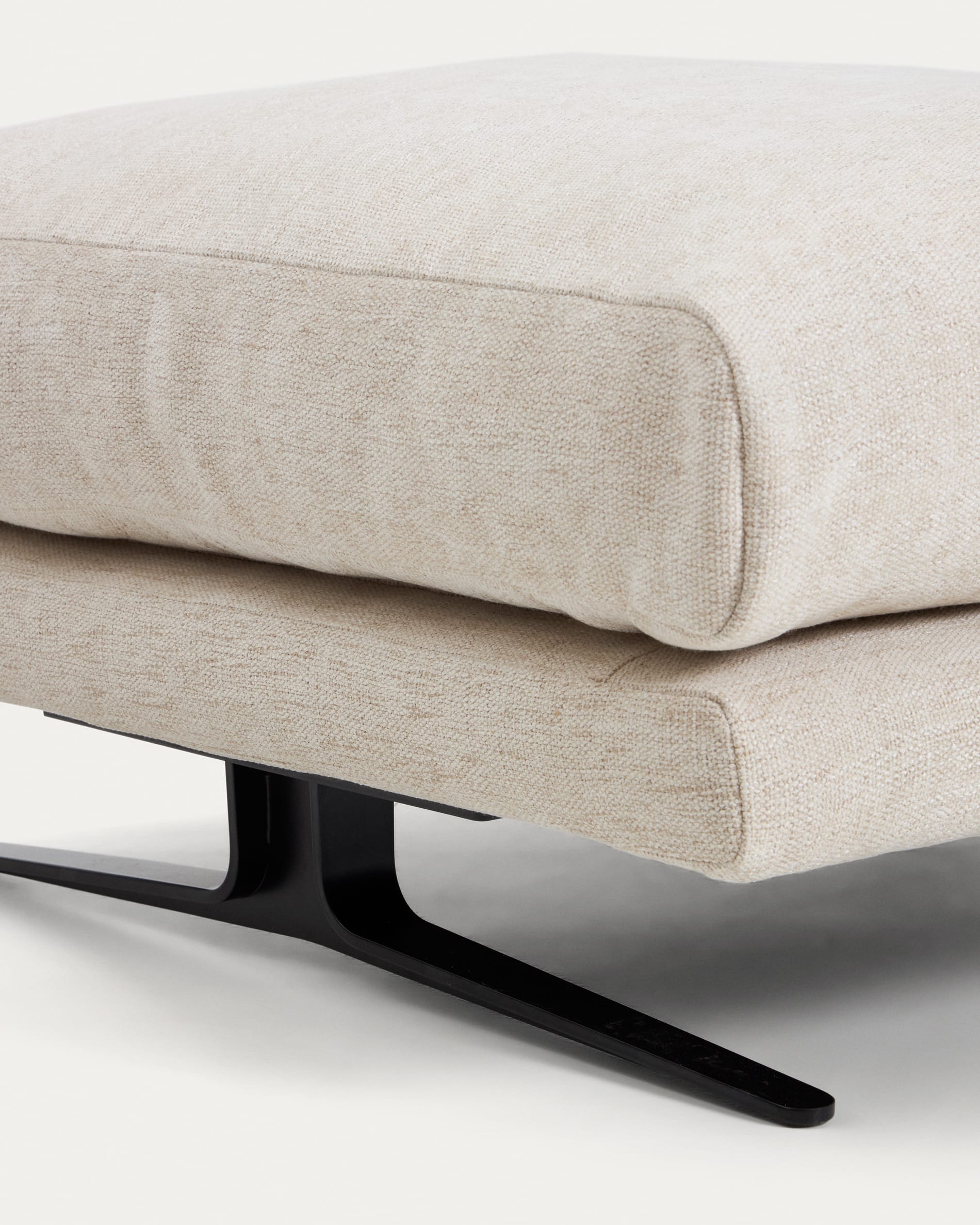 Veliro beige chenille footrest with black steel legs 85 x 90cm FSC Mix Credit