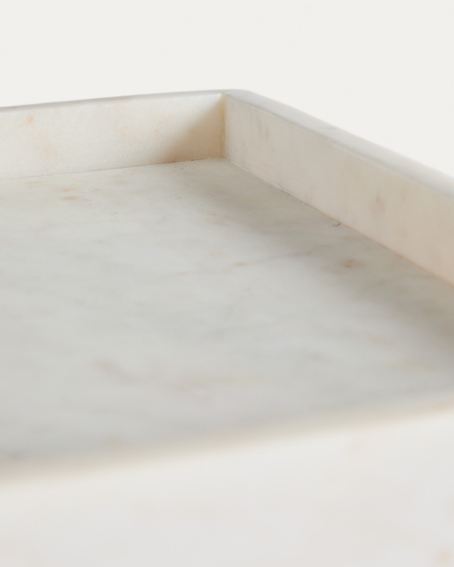 Serela tray in white marble 35 x 35 cm