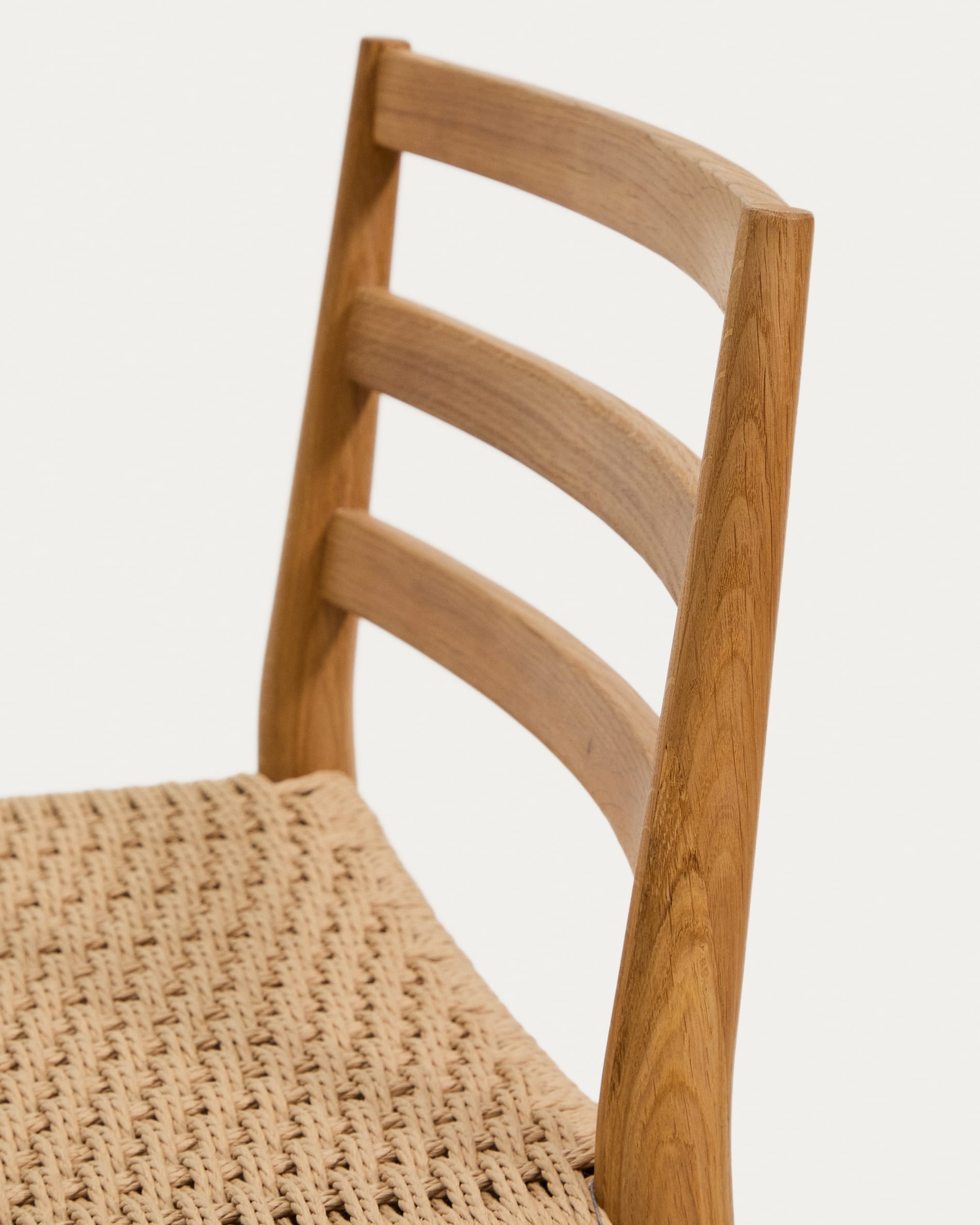 Analy stool with backrest in solid oak wood with natural finish and rope seat, 65 cm, FSC Mix Credit