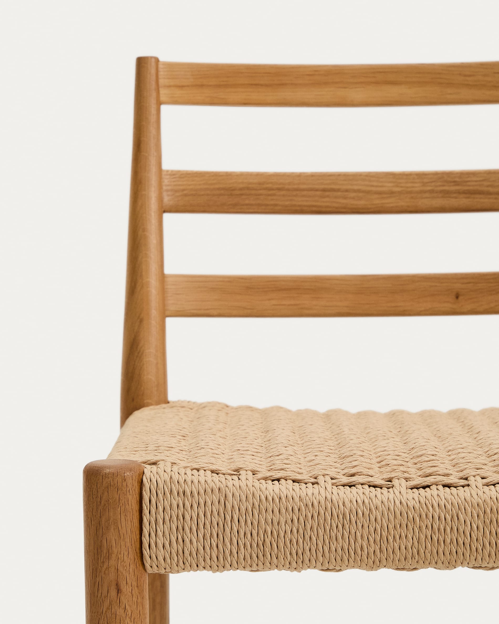 Analy stool with backrest in solid oak wood with natural finish and rope seat, 65 cm, FSC Mix Credit