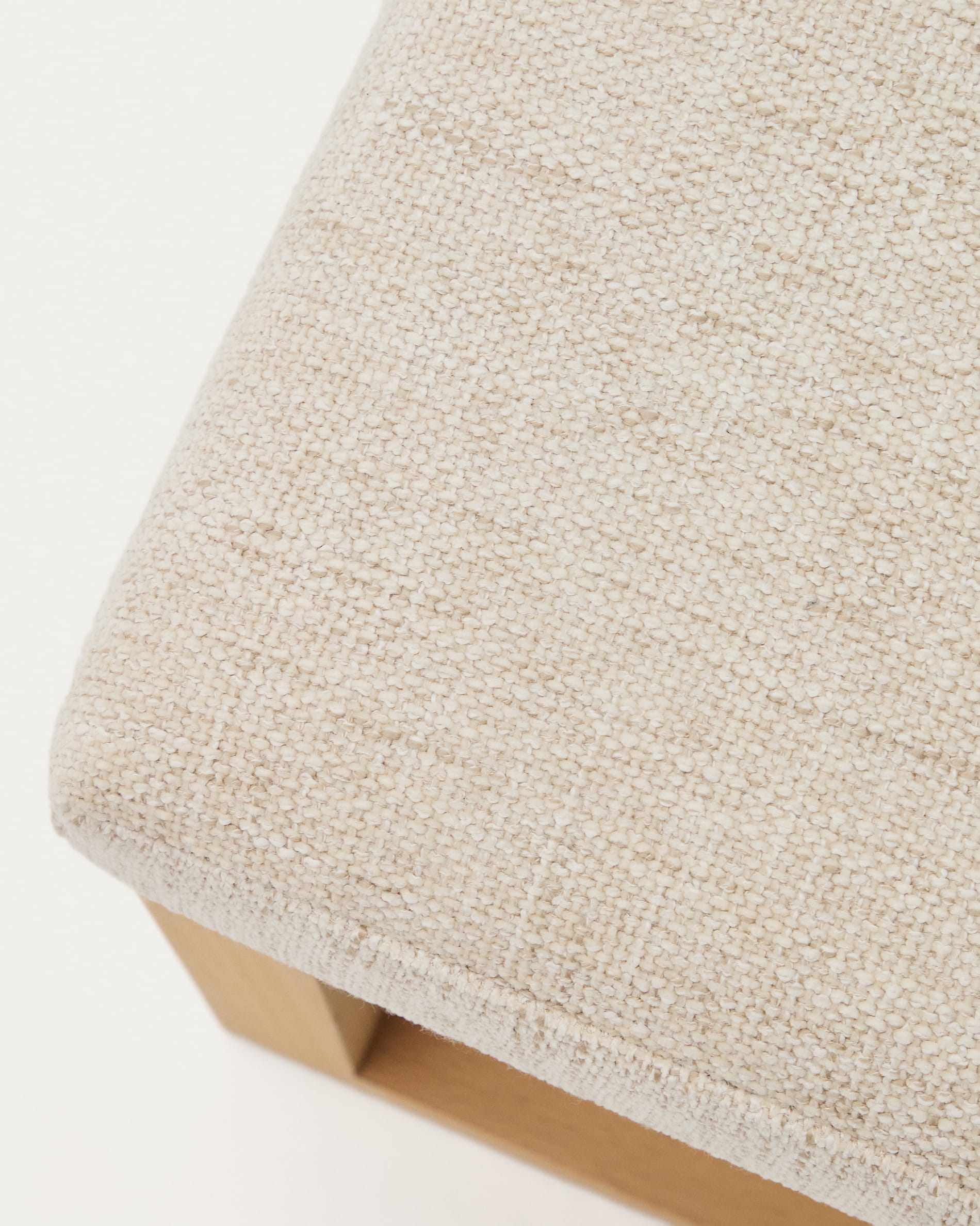 Loya bench in beige chenille and beech wood 128cm