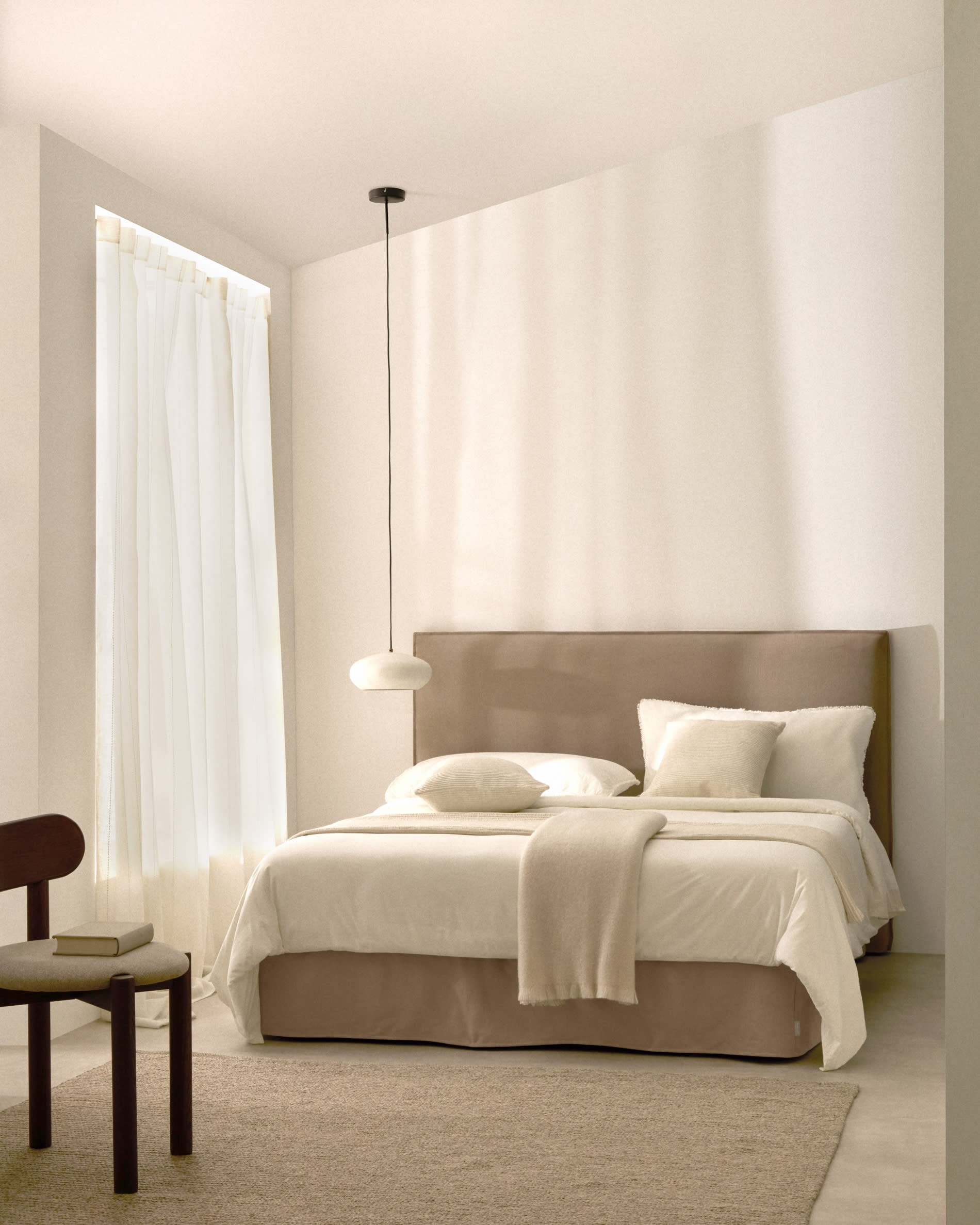 Jaira bed with removable linen and cotton cover in taupe for a 180 x 200 cm FSC Mix Credit mattress
