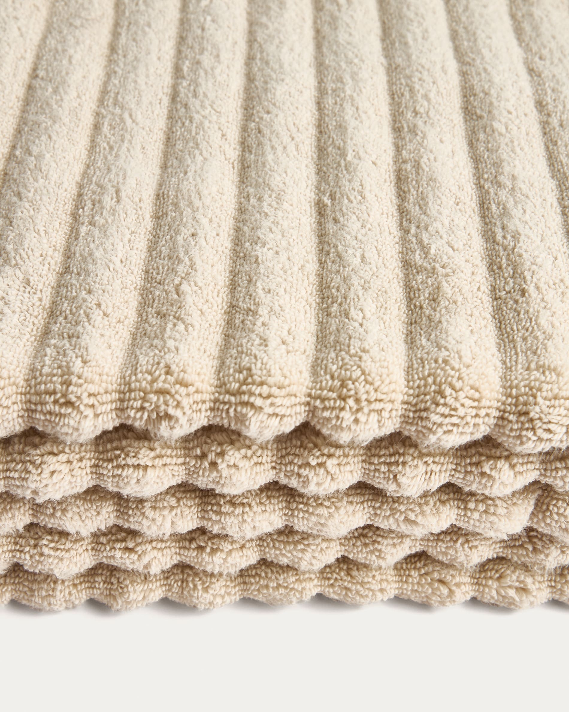 Navira 100% cotton beige bath towel 70 x 140cm