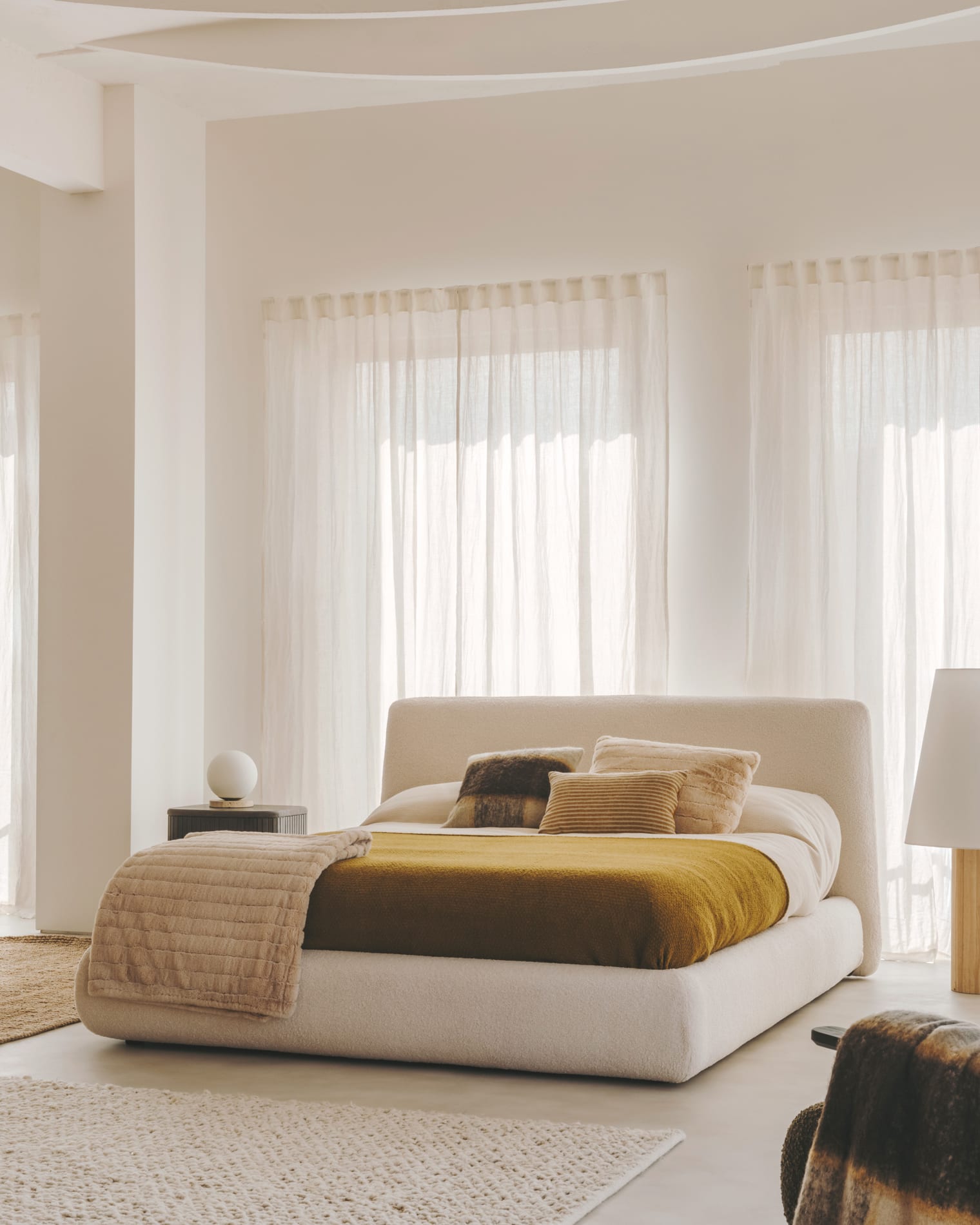 Martina bed with ecru bouclé removable cover for 180 x 200 cm mattress FSC Mix Credit