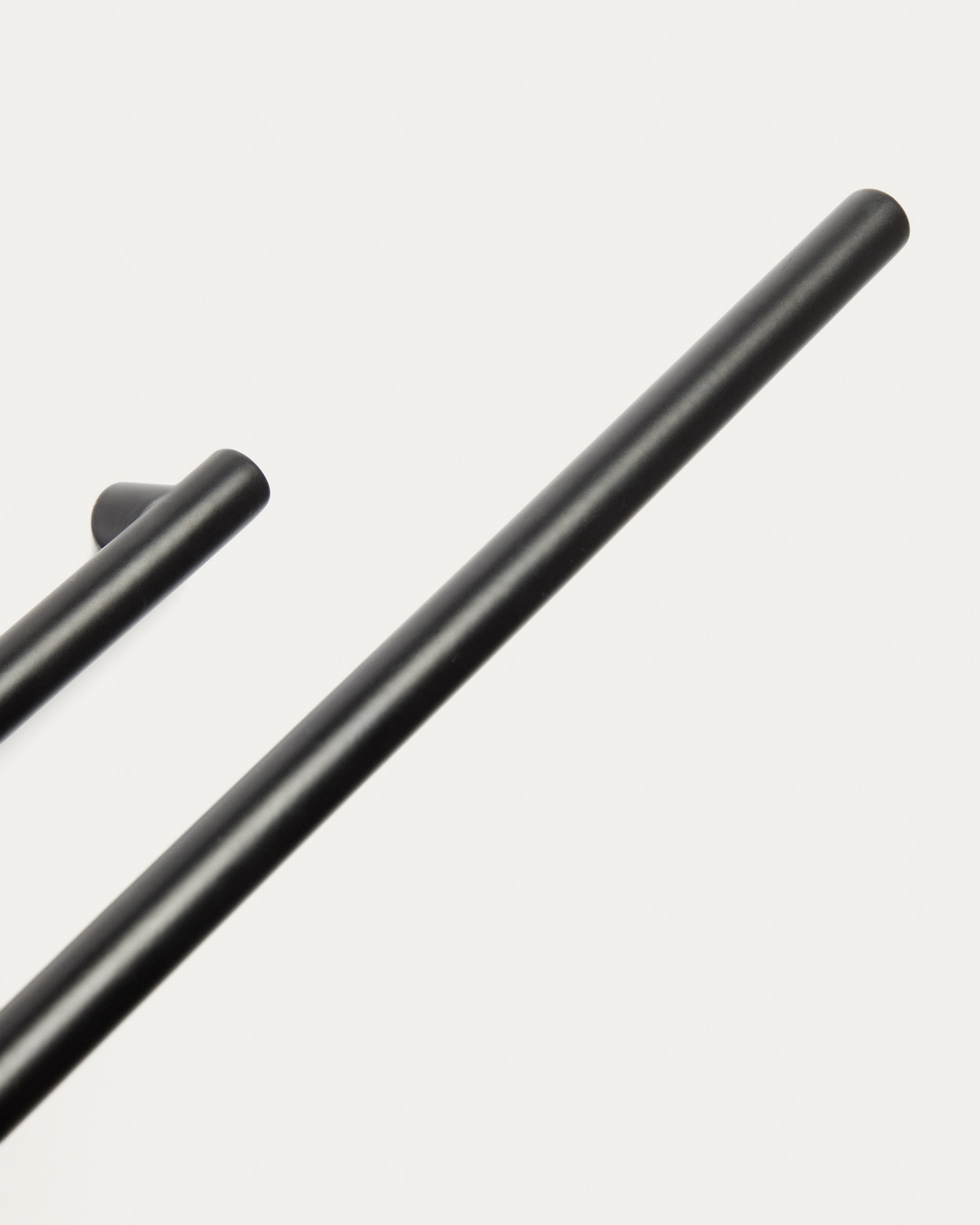 Black metal Arely towel rail