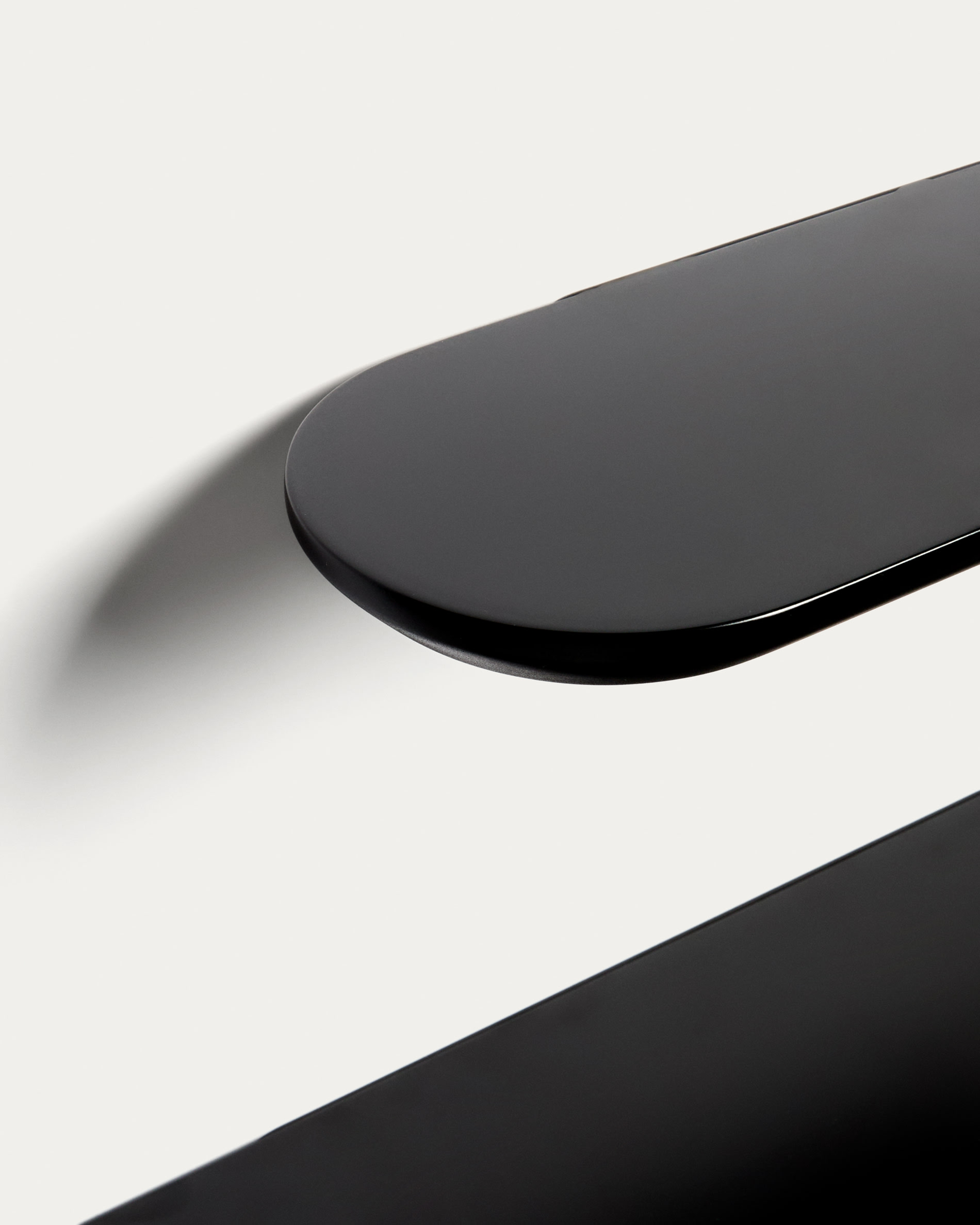 Arely set of 2 MDF shelves with black lacquer finish 35 cm/55 cm