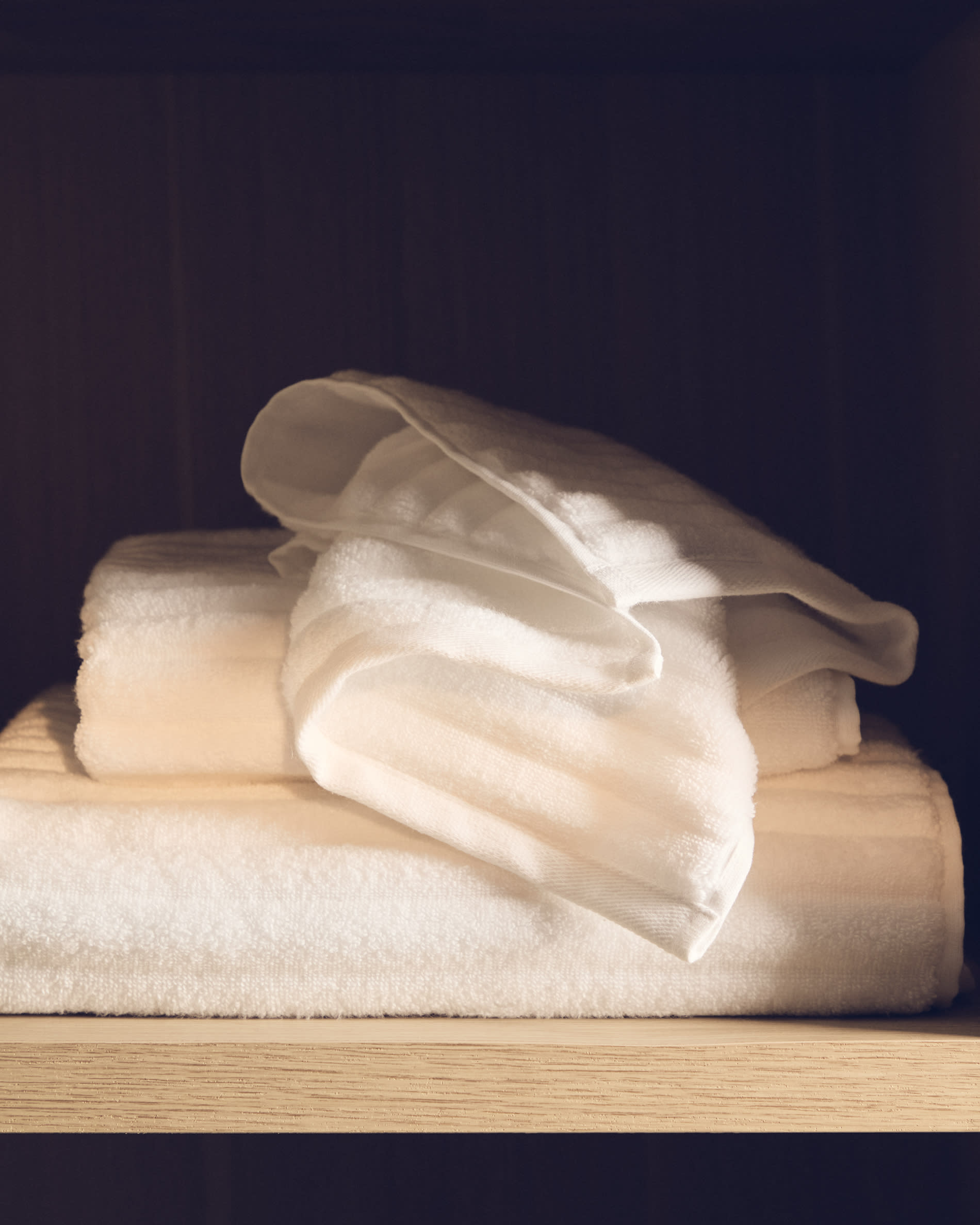 Navira 100% cotton white hand towel 50 x 90cm