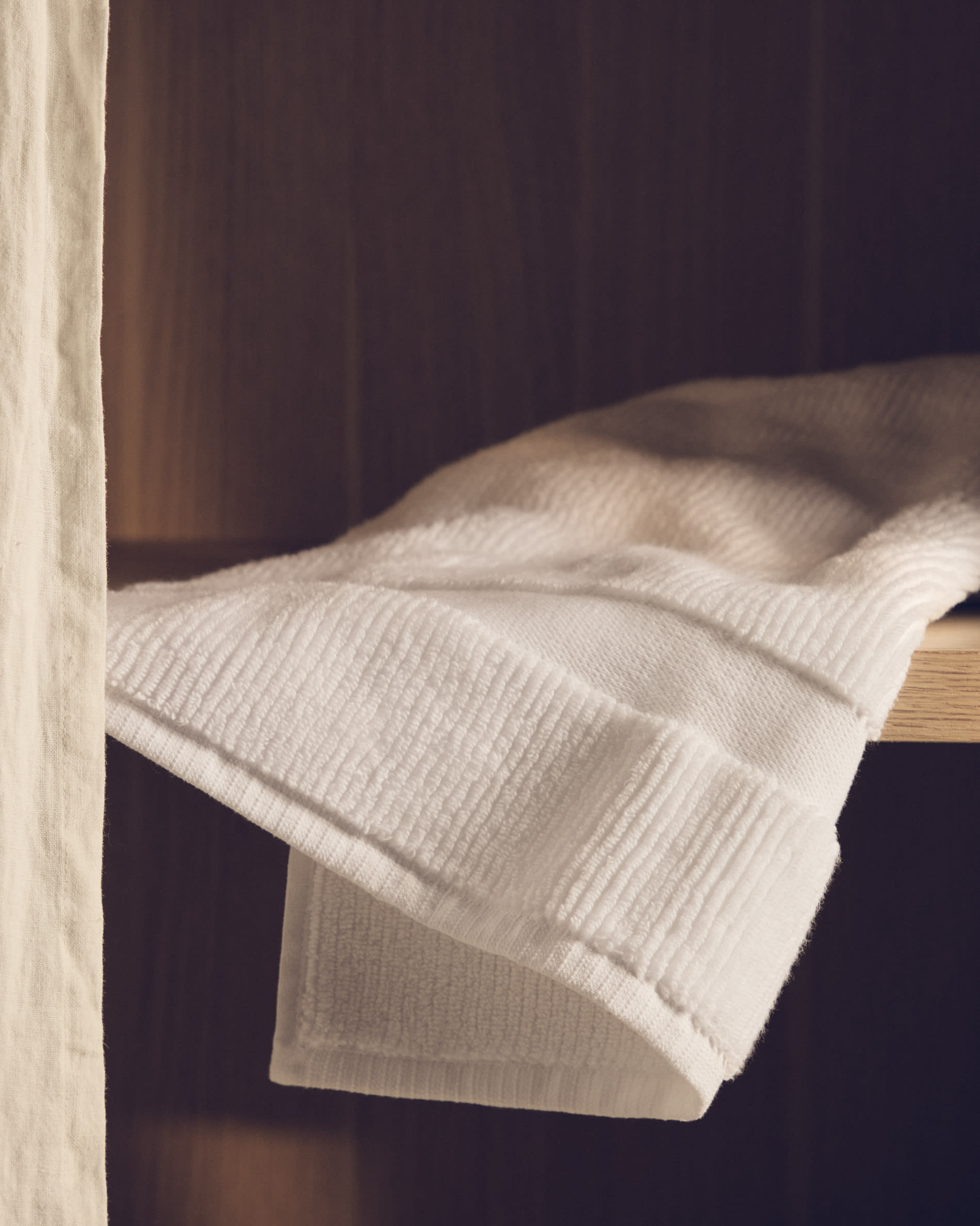 Olvira 100% cotton white jacquard hand towel 30 x 50cm